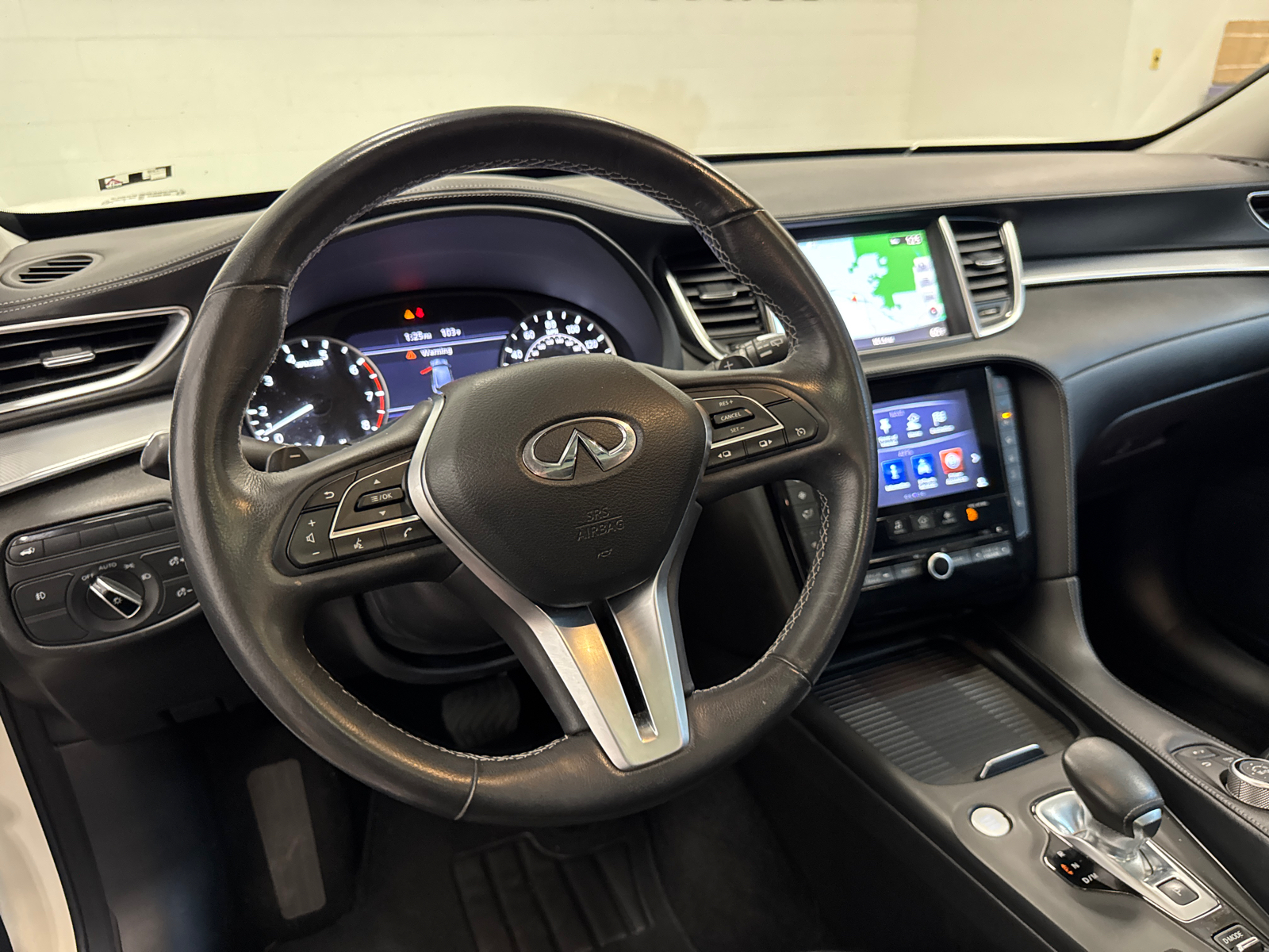 2019 INFINITI QX50 LUXE 16