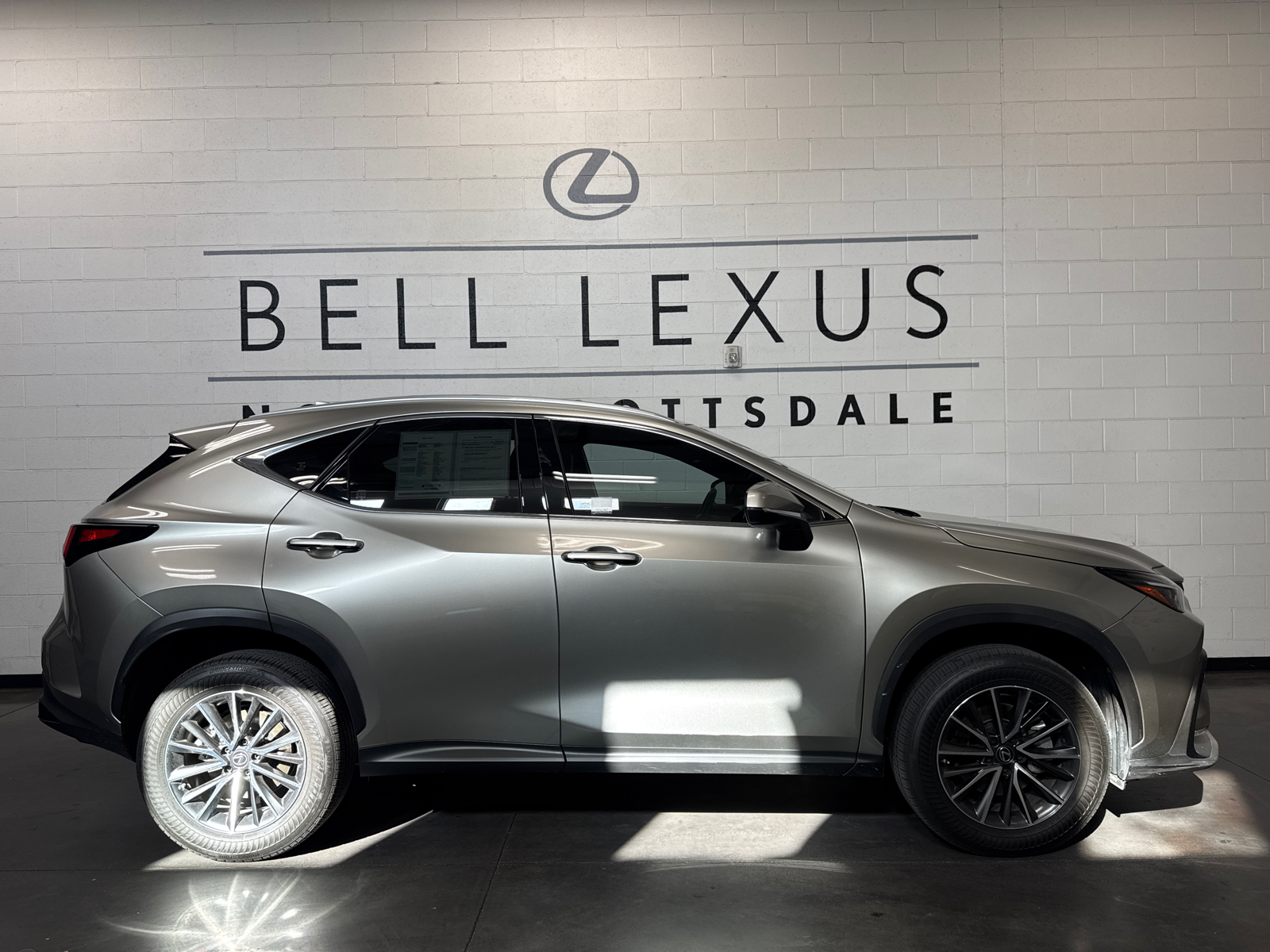 2022 Lexus NX 350h Base 3