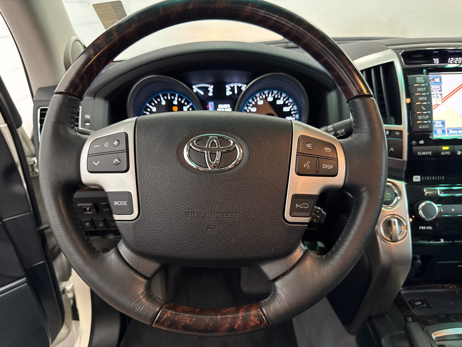 2014 Toyota Land Cruiser Base 13