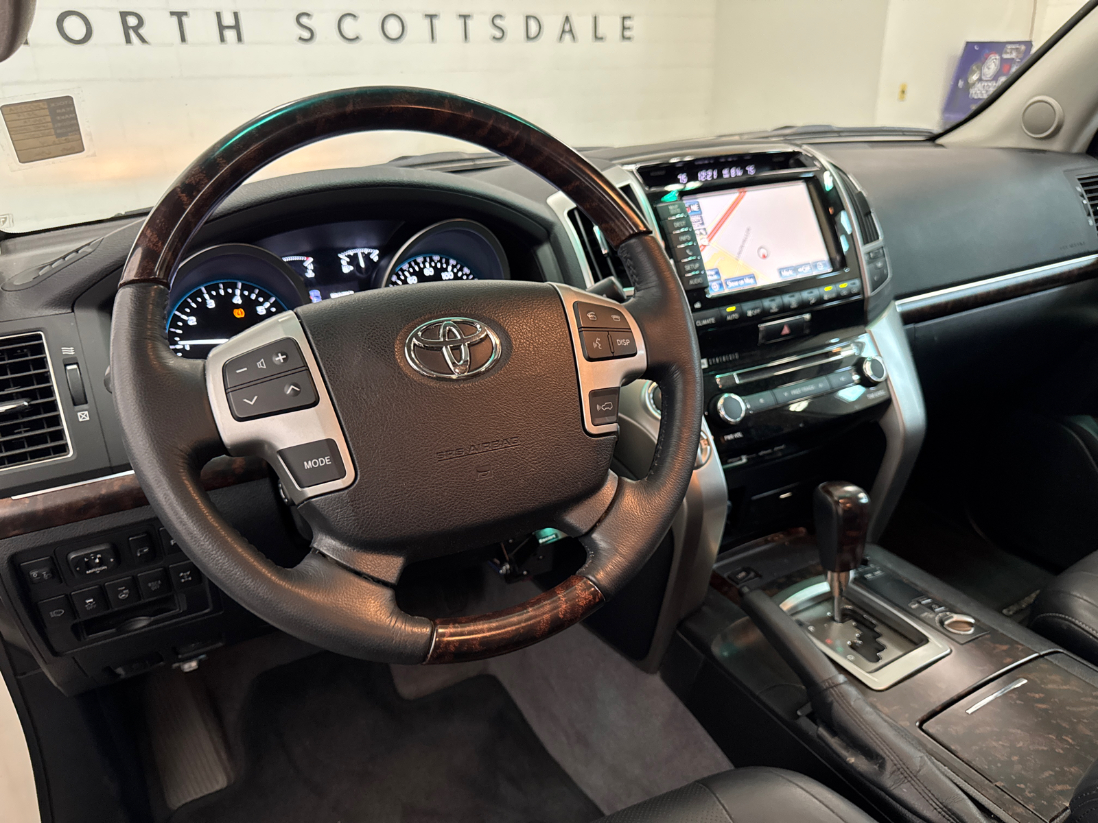 2014 Toyota Land Cruiser Base 20