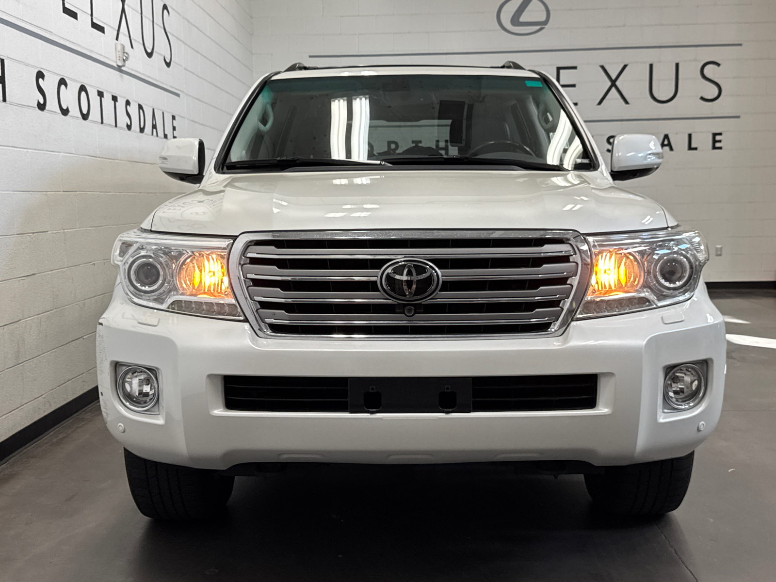 2014 Toyota Land Cruiser Base 25