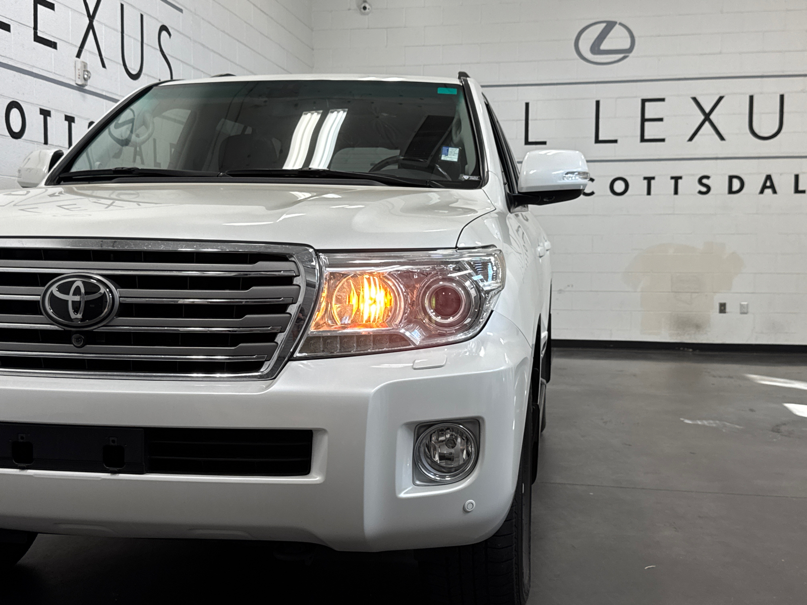 2014 Toyota Land Cruiser Base 26