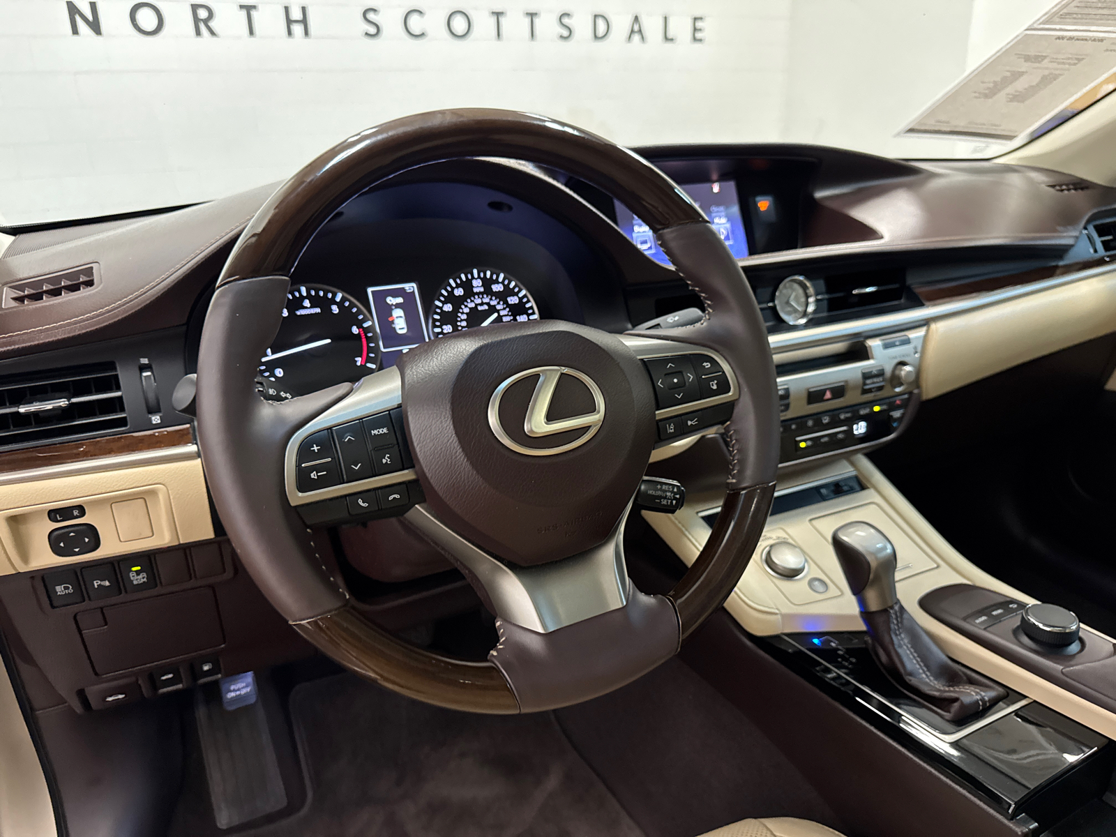 2016 Lexus ES 350 16