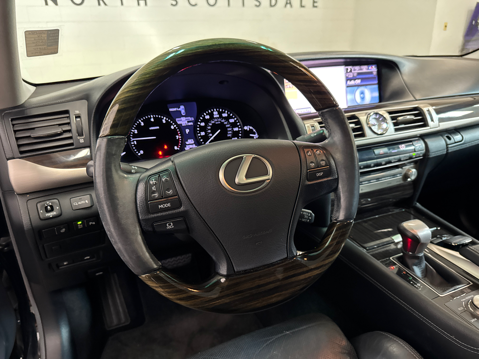 2014 Lexus LS 460 14