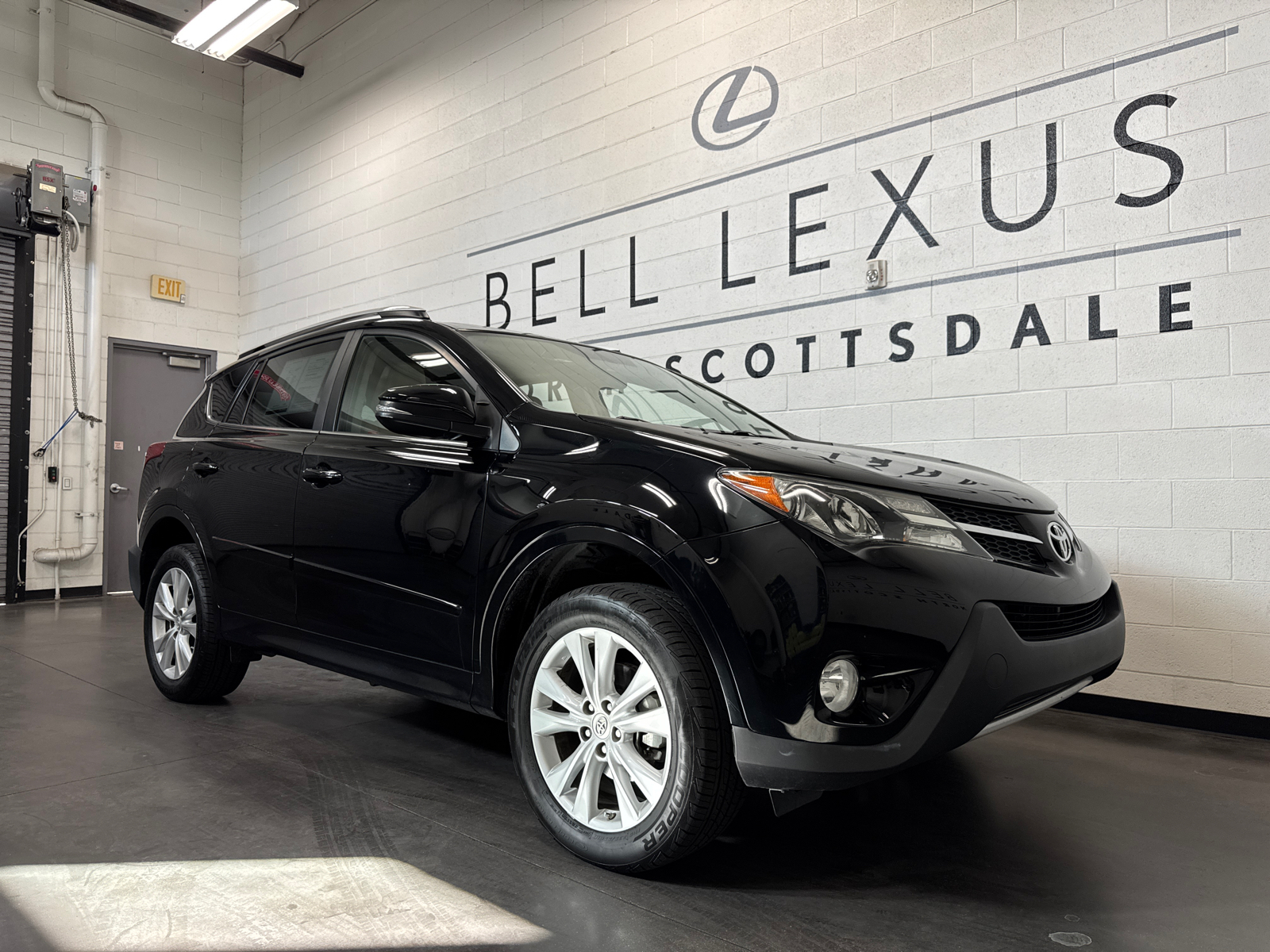 2015 Toyota RAV4 Limited 1