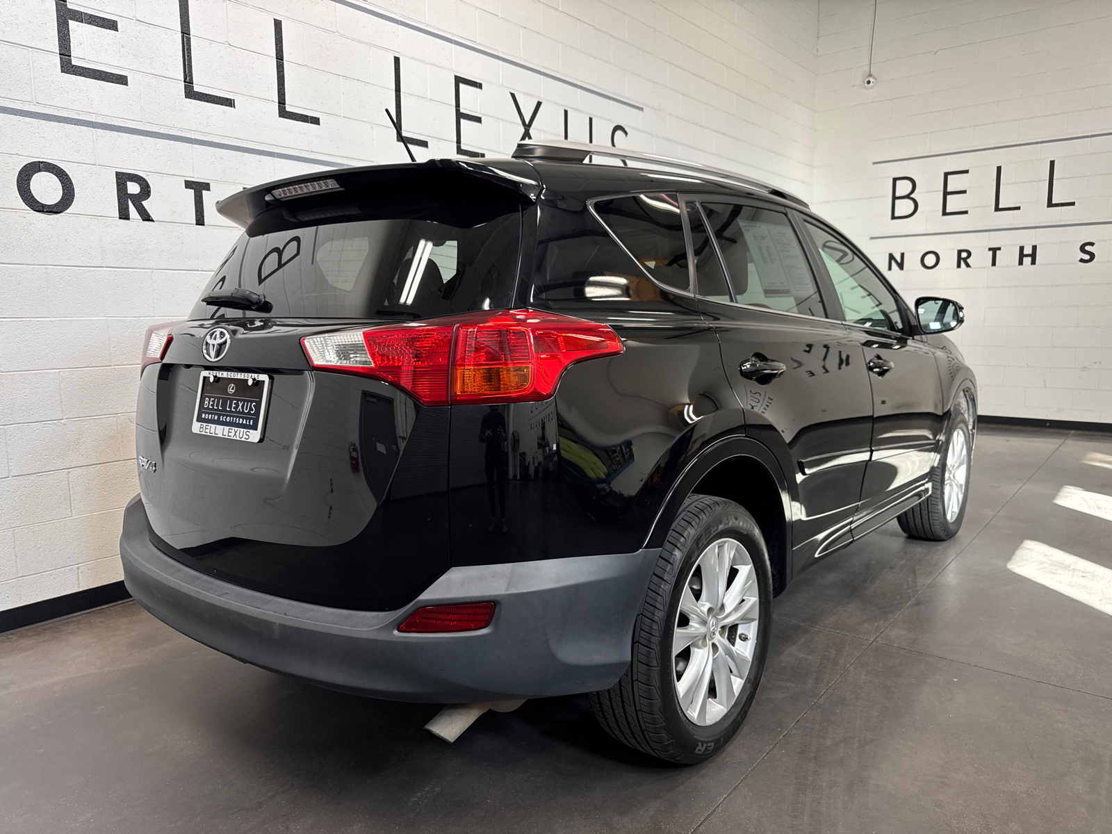 2015 Toyota RAV4 Limited 27