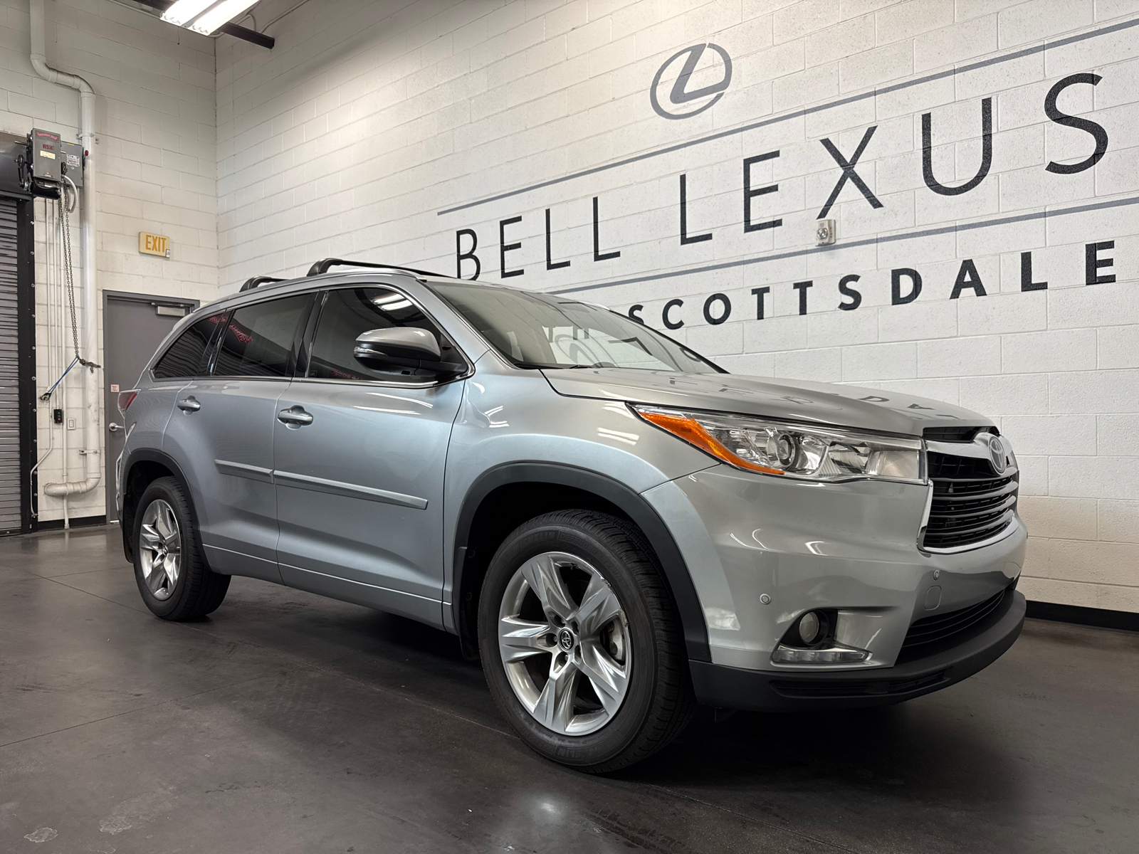 2016 Toyota Highlander Limited Platinum V6 1