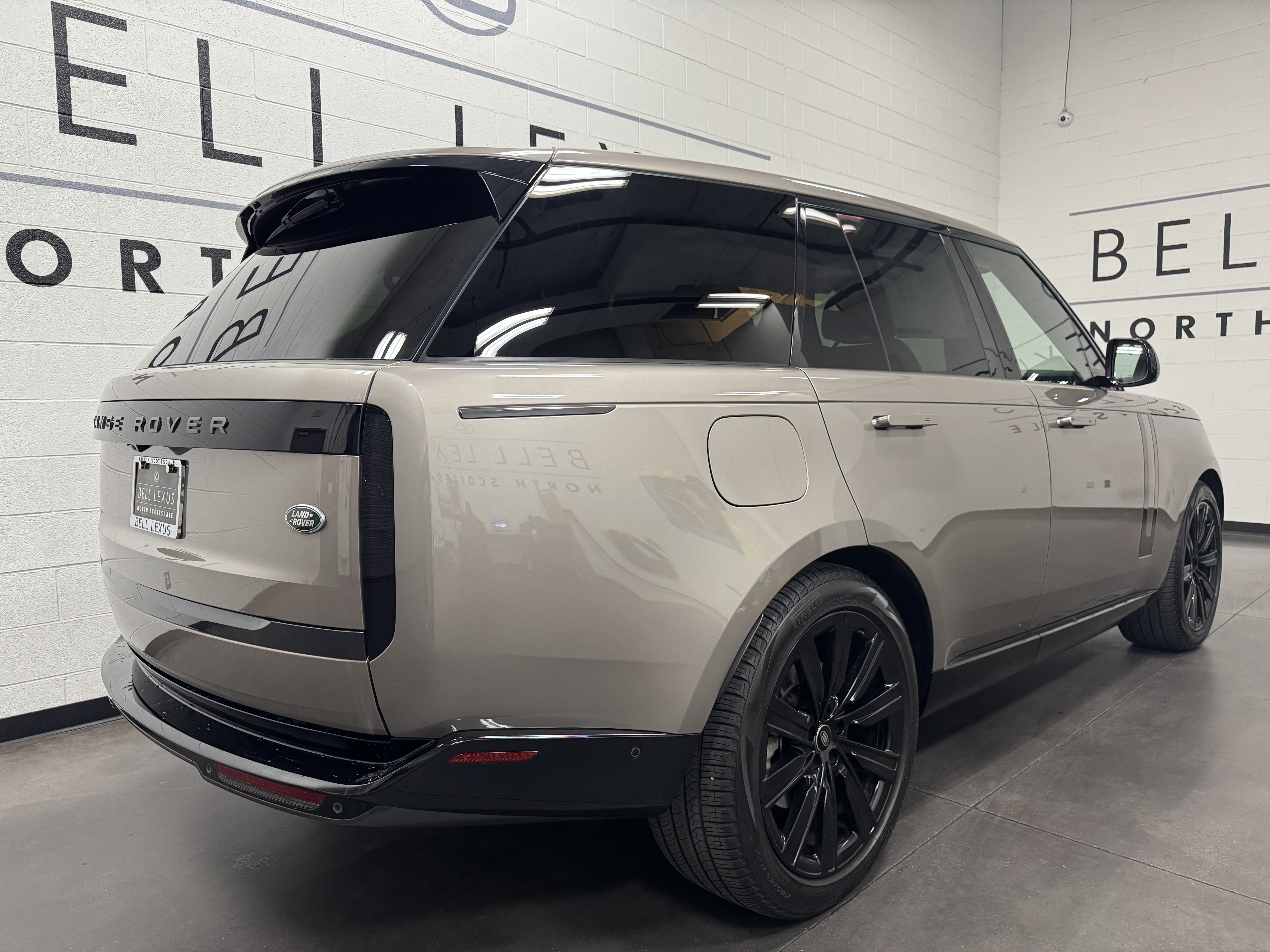 2023 Land Rover Range Rover SE 29