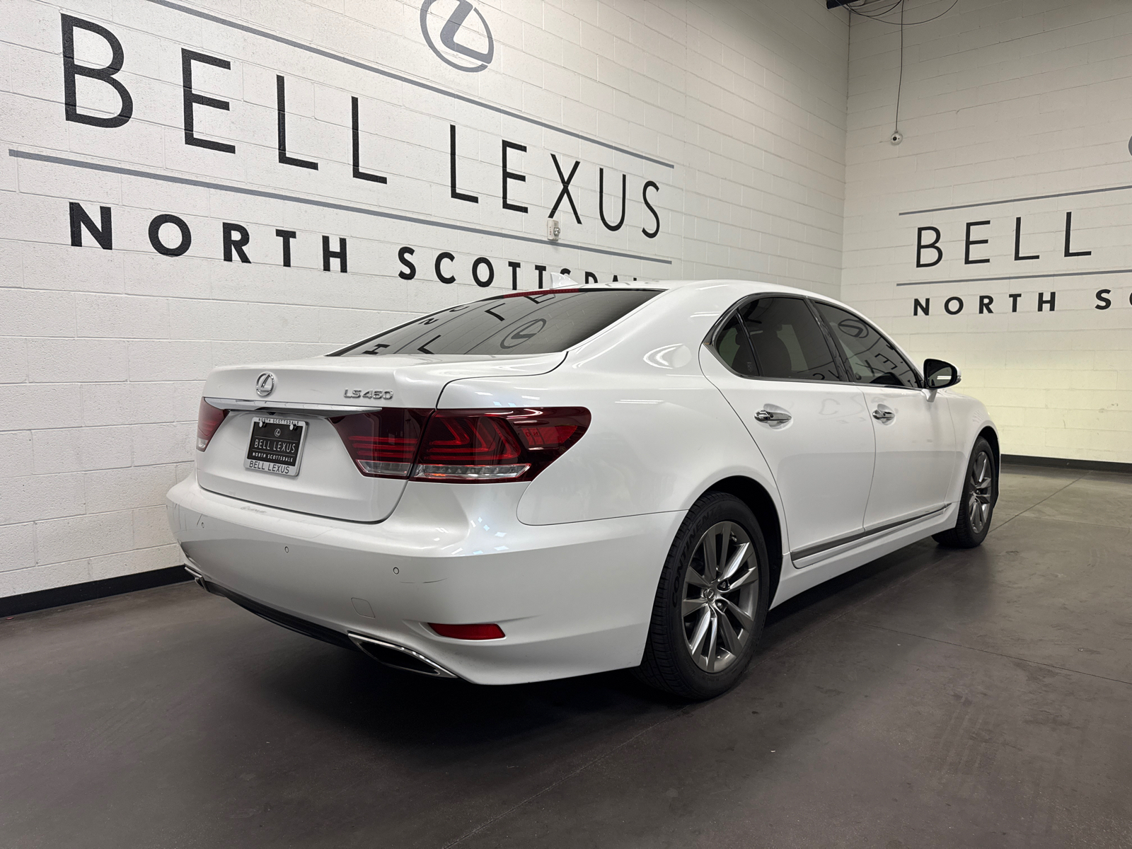 2014 Lexus LS 460 23