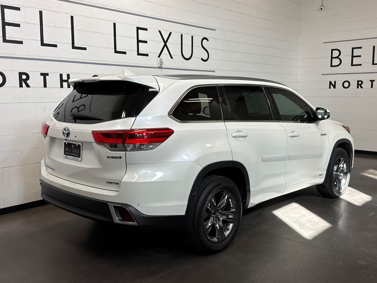 2017 Toyota Highlander Hybrid Limited Platinum 29