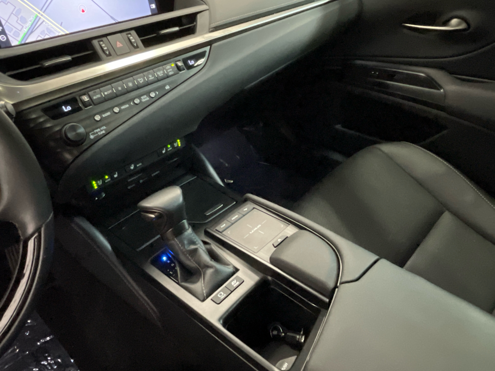 2020 Lexus ES 300h 15