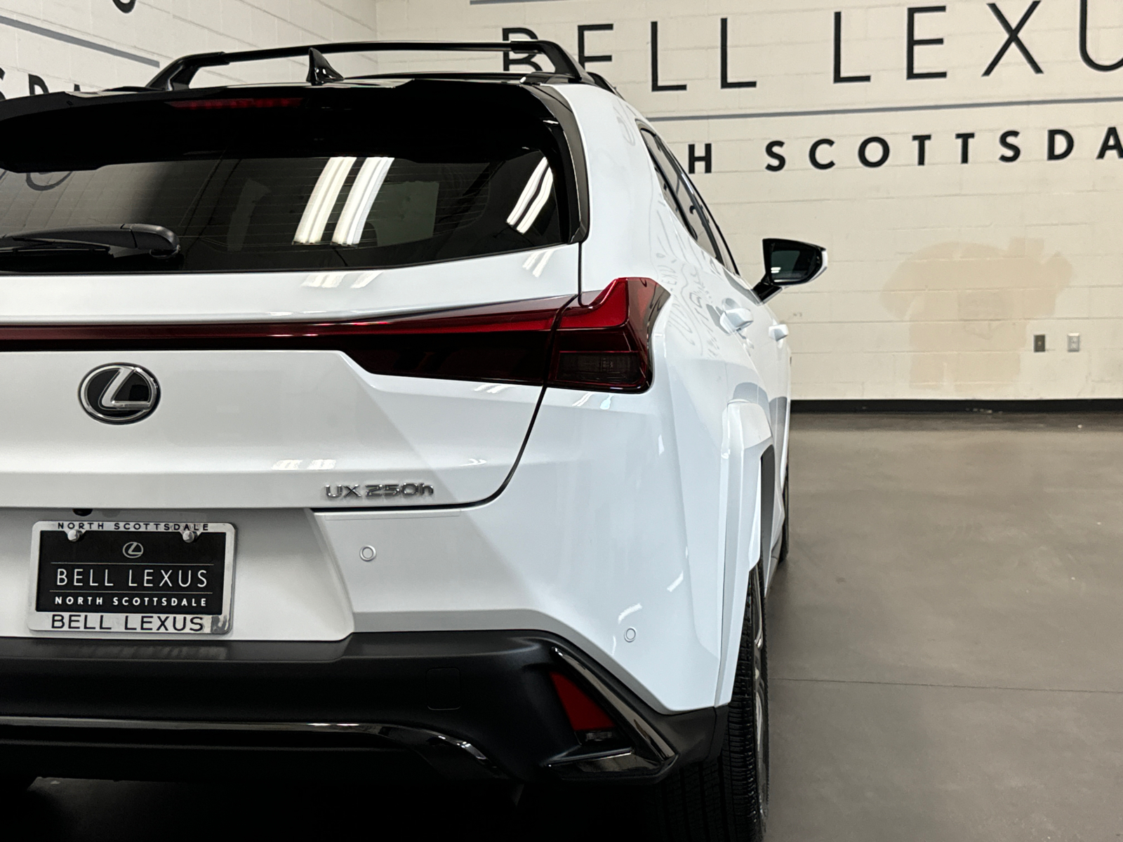 2024 Lexus UX 250h F SPORT Design 24