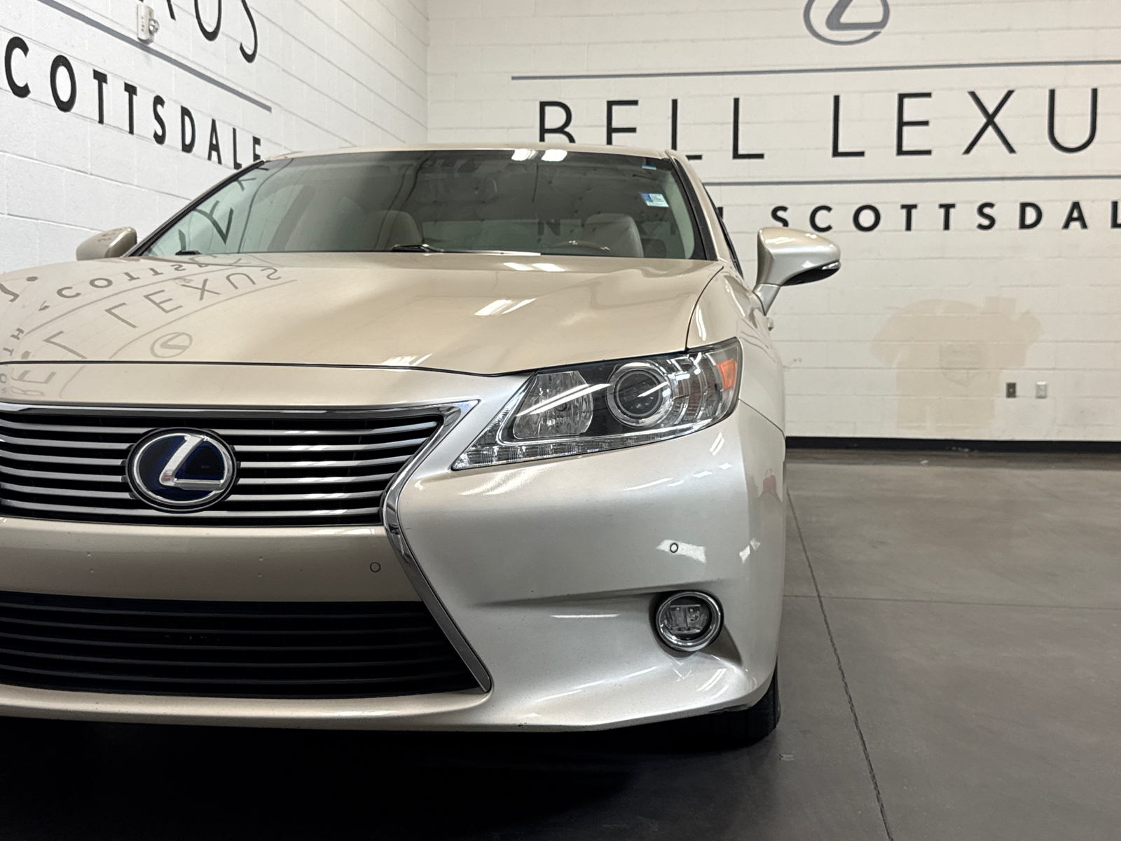 2014 Lexus ES 300h 3