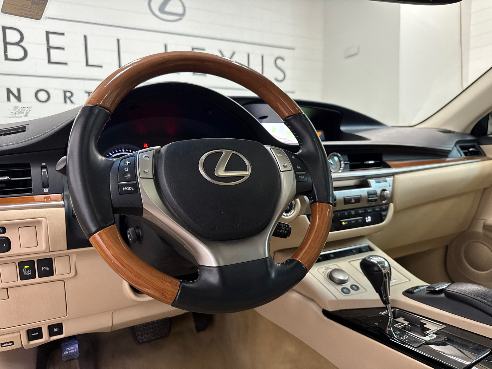 2014 Lexus ES 300h 15