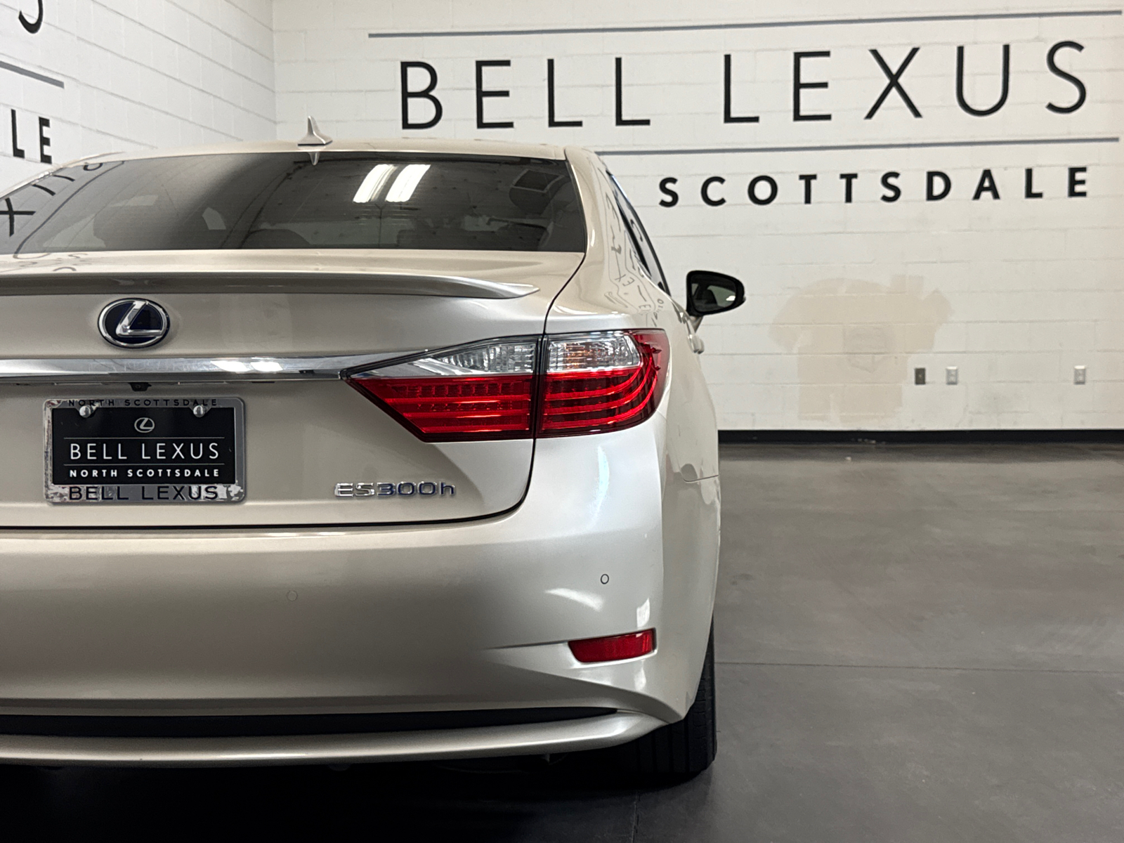 2014 Lexus ES 300h 21