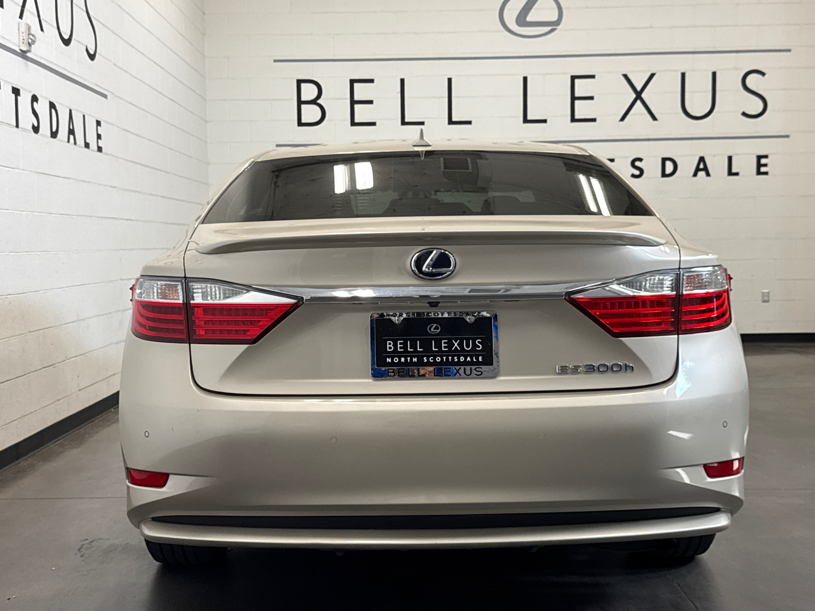 2014 Lexus ES 300h 22