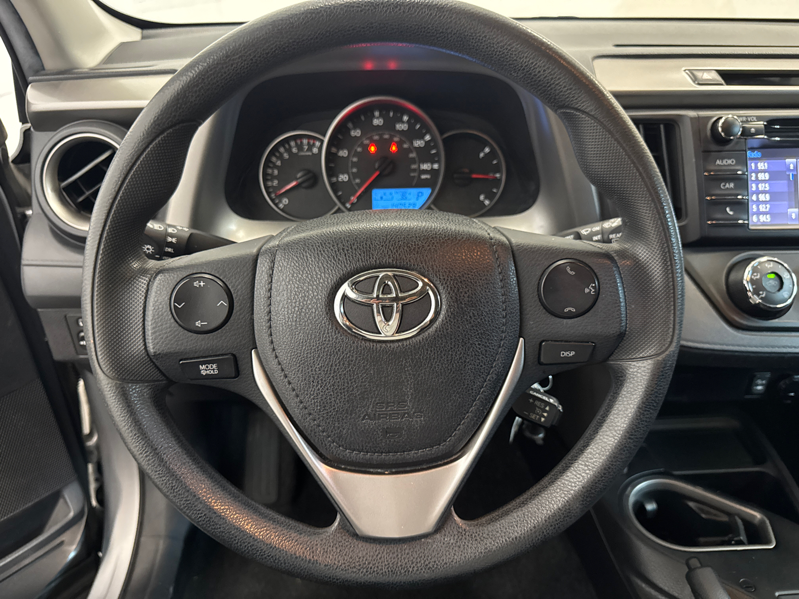 2016 Toyota RAV4 LE 9