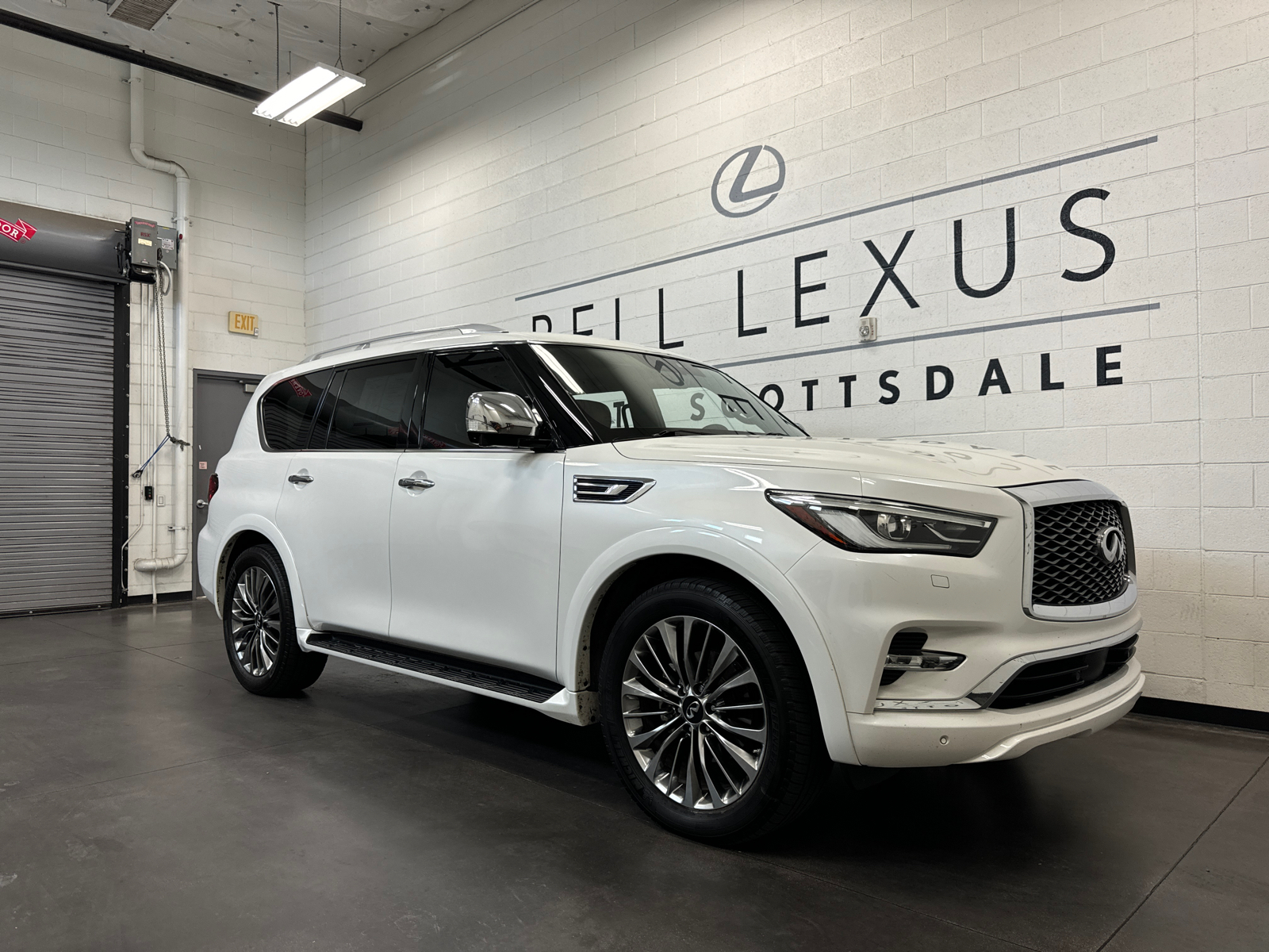 2021 INFINITI QX80 Sensory 1