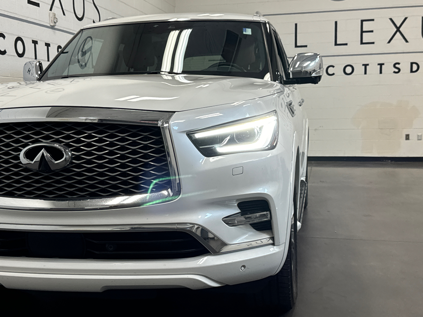 2021 INFINITI QX80 Sensory 3