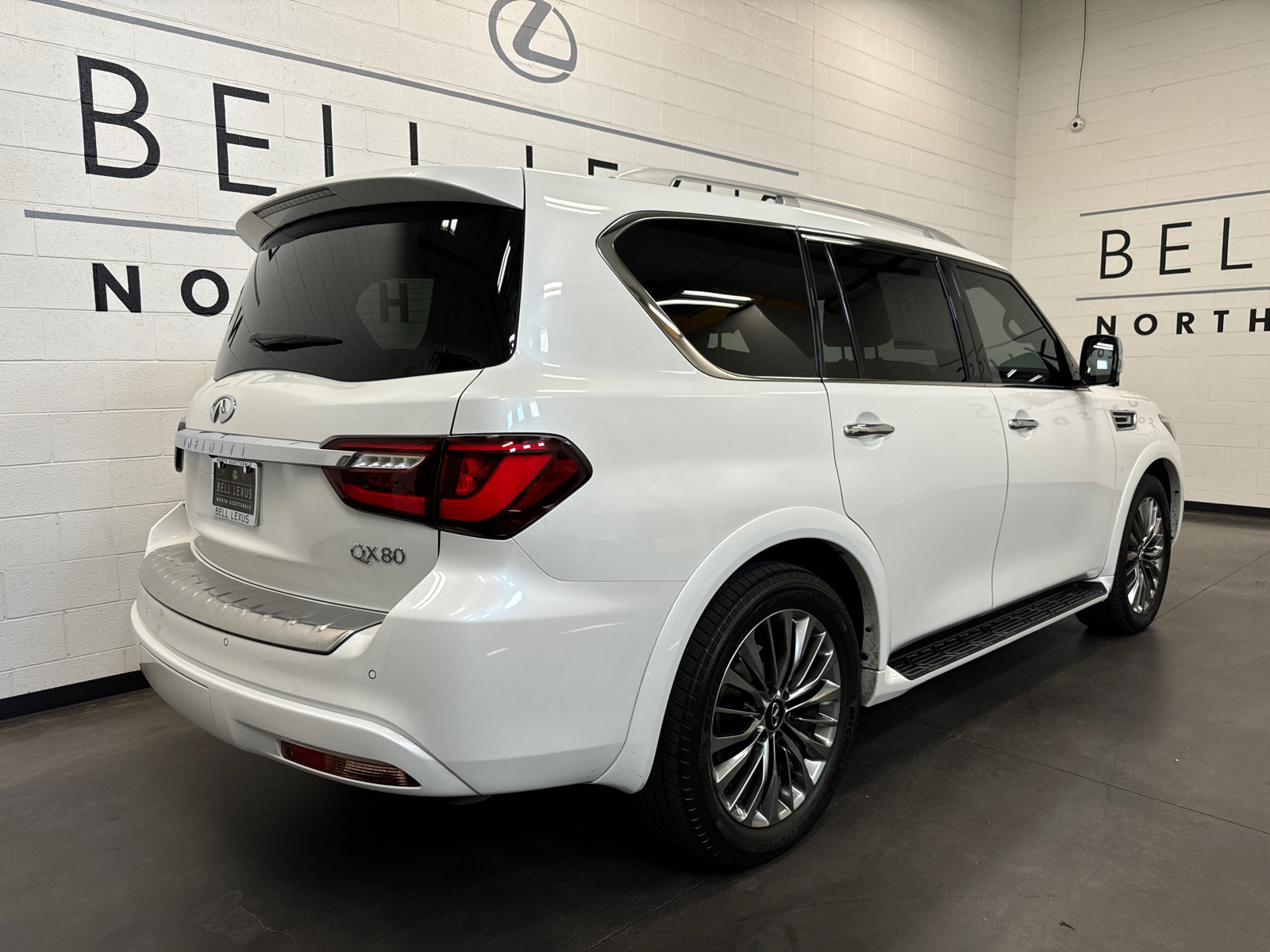 2021 INFINITI QX80 Sensory 27