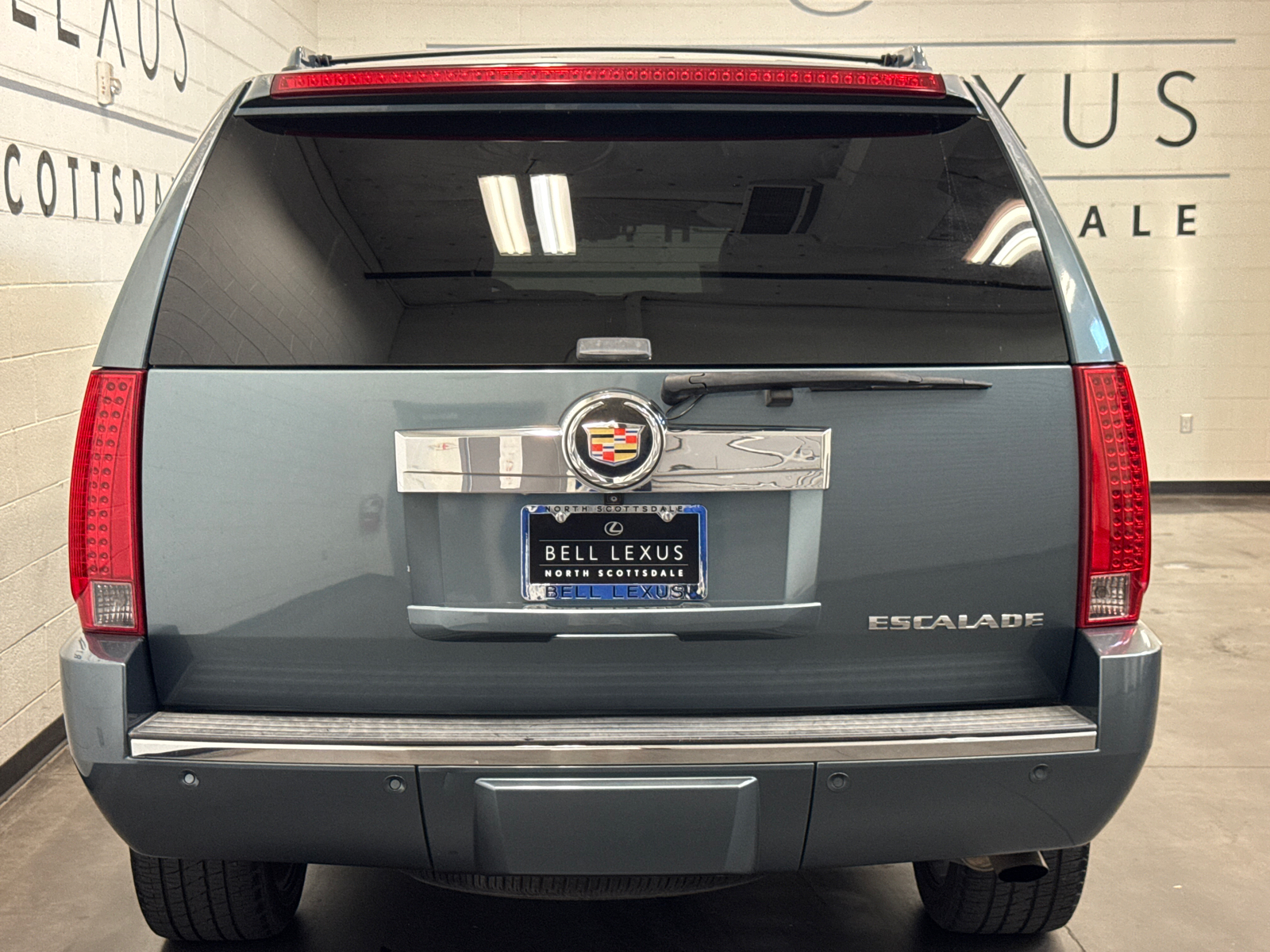 2008 Cadillac Escalade Base 24