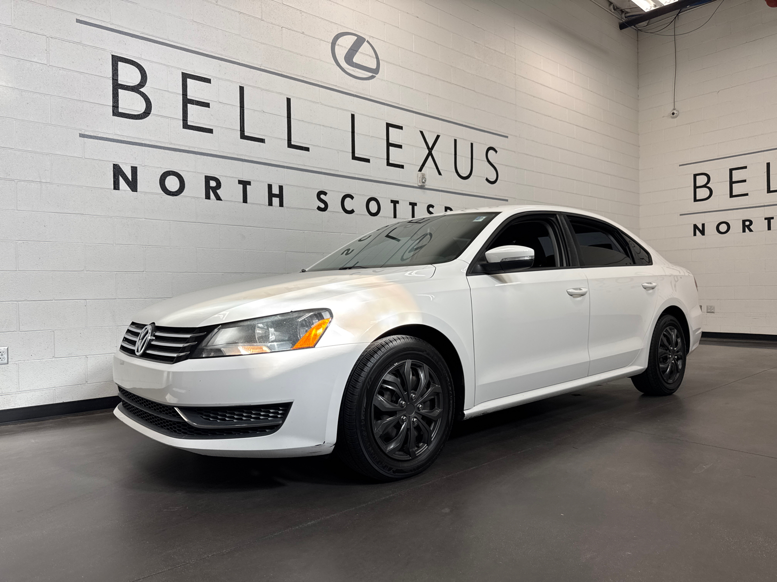 2014 Volkswagen Passat 1.8T S 1