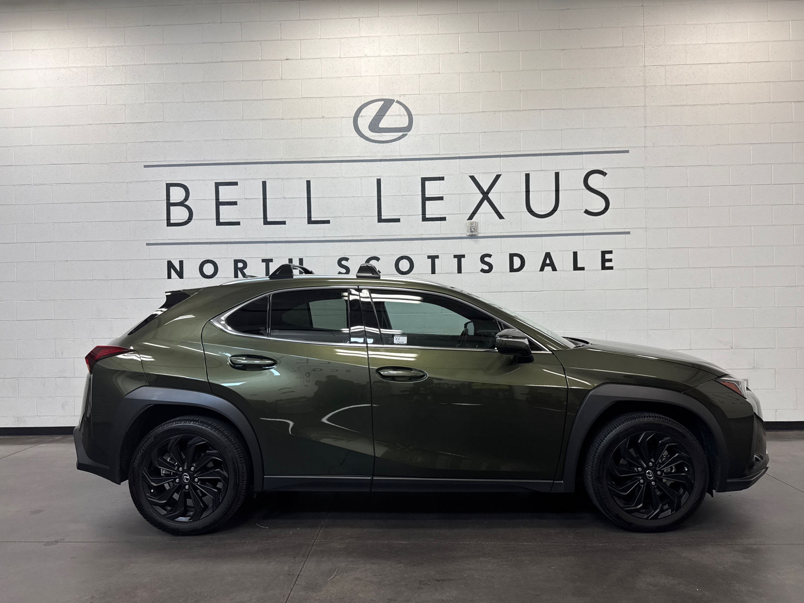 2024 Lexus UX 250h Base 4