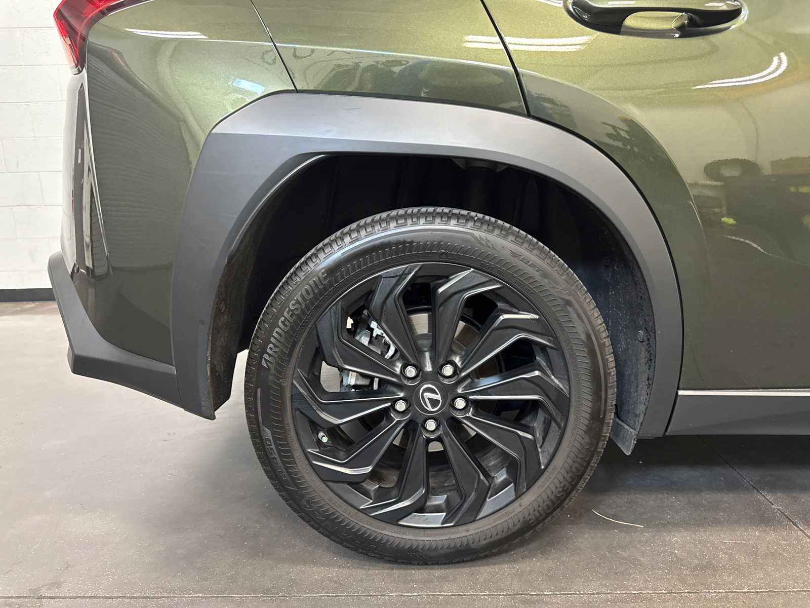 2024 Lexus UX 250h Base 23