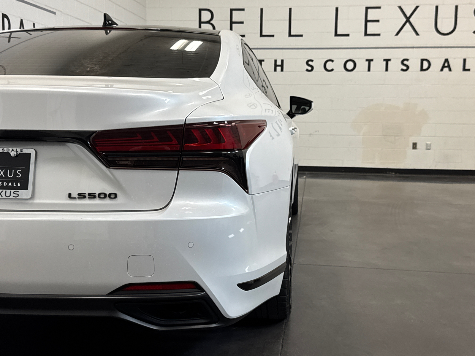 2021 Lexus LS  24