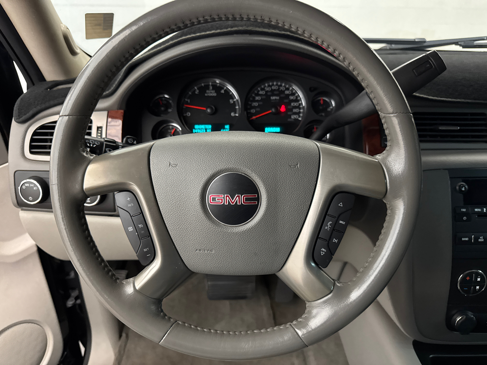 2013 GMC Yukon SLT 9