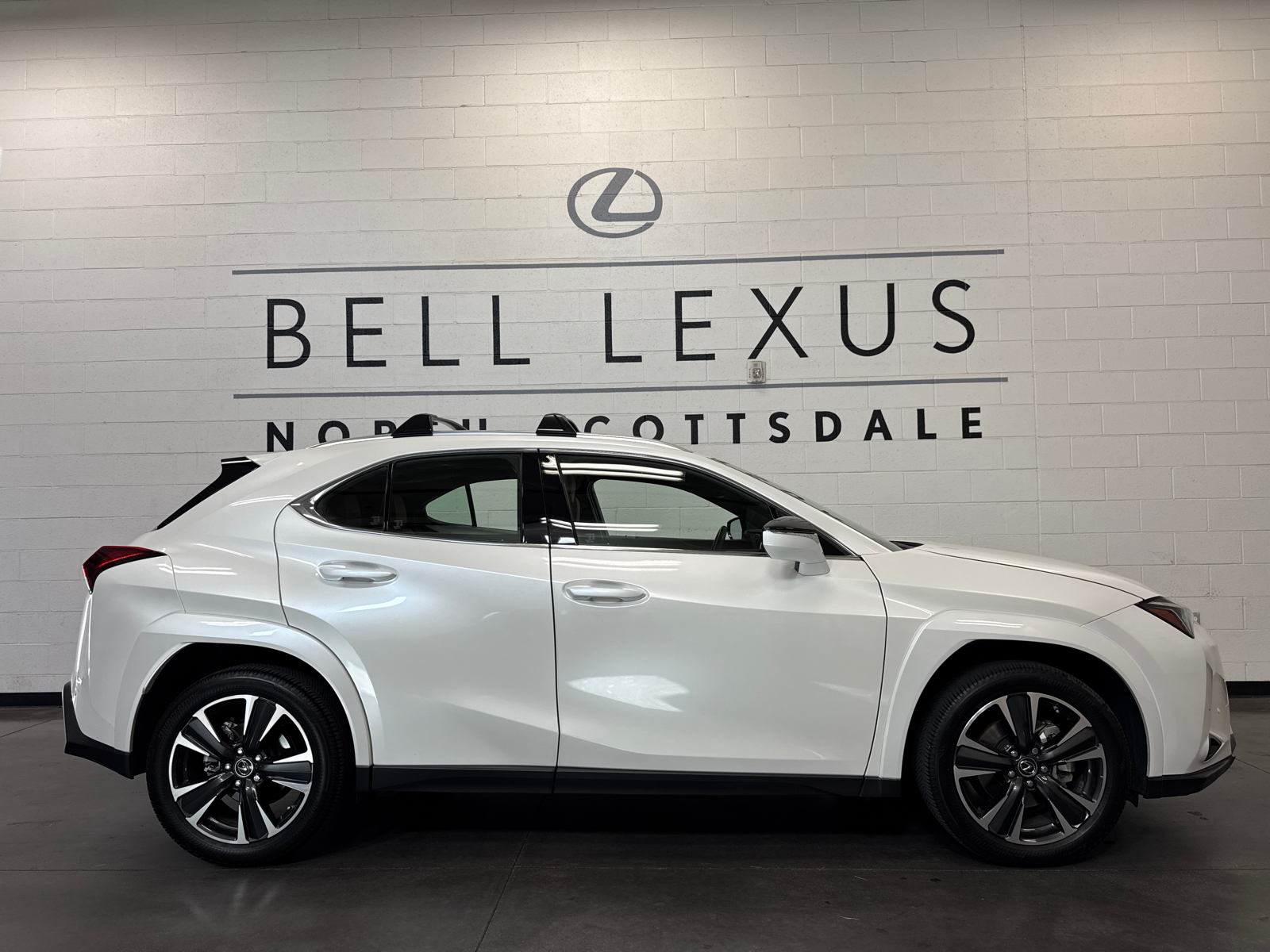 2024 Lexus UX 250h Premium 4