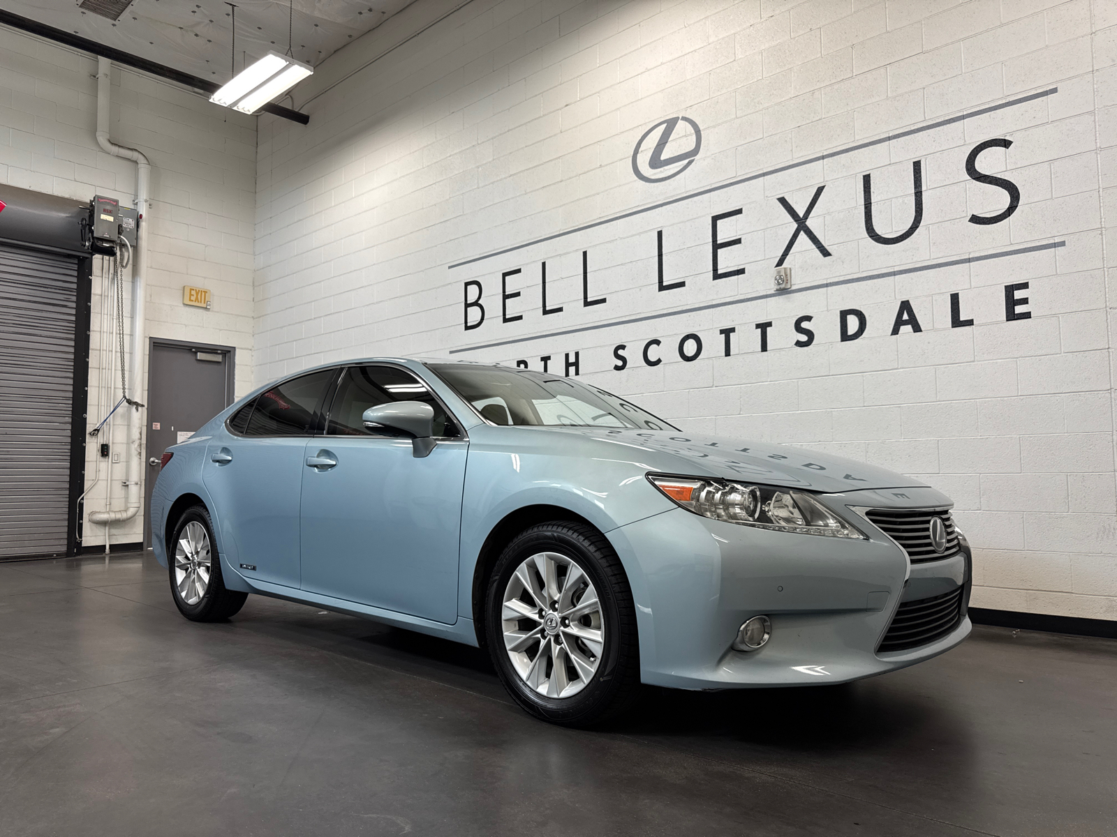 2014 Lexus ES 300h 1