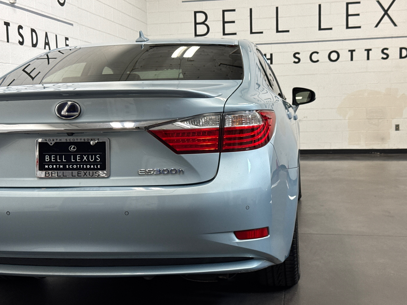 2014 Lexus ES 300h 24