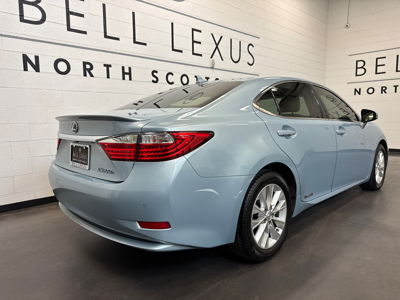 2014 Lexus ES 300h 26