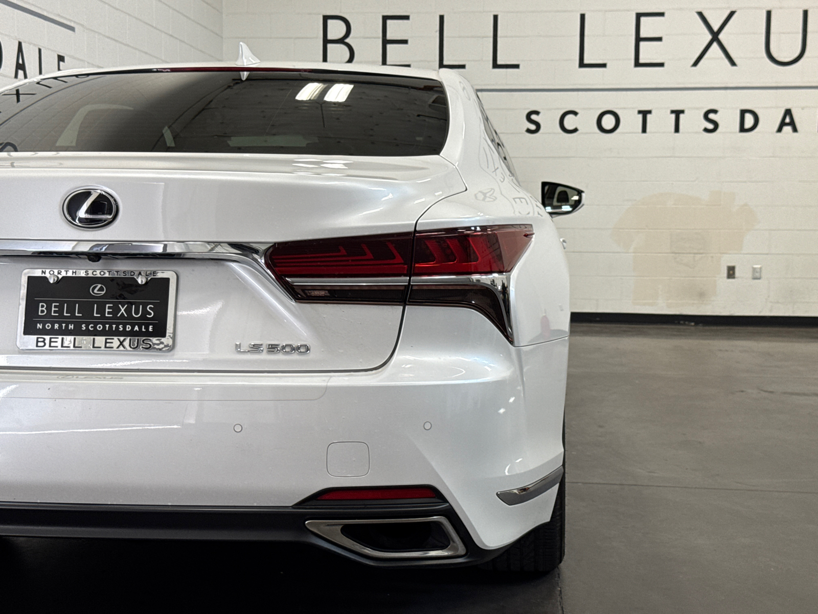 2018 Lexus LS 500 Base 23