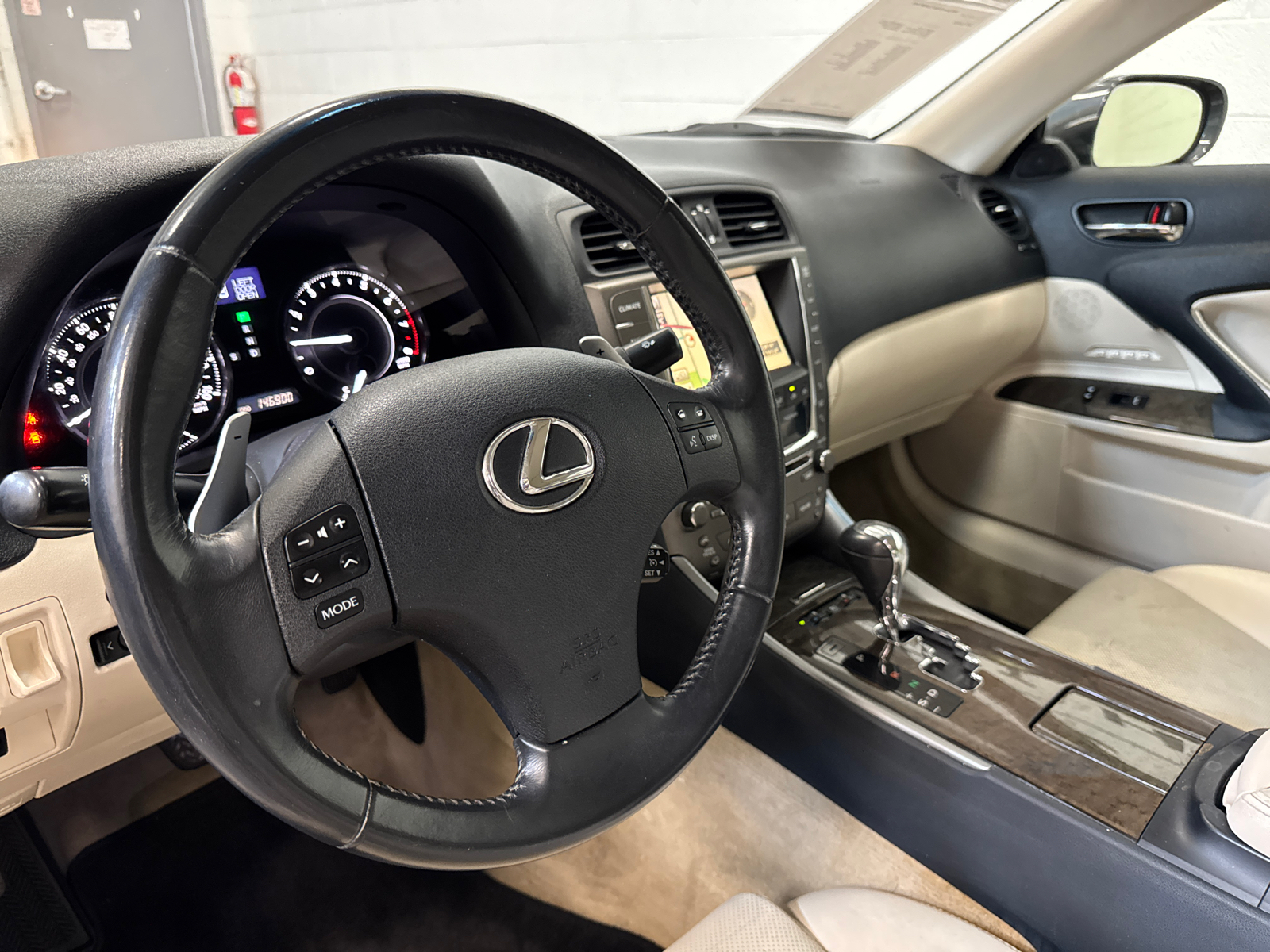 2010 Lexus IS 250 C 13