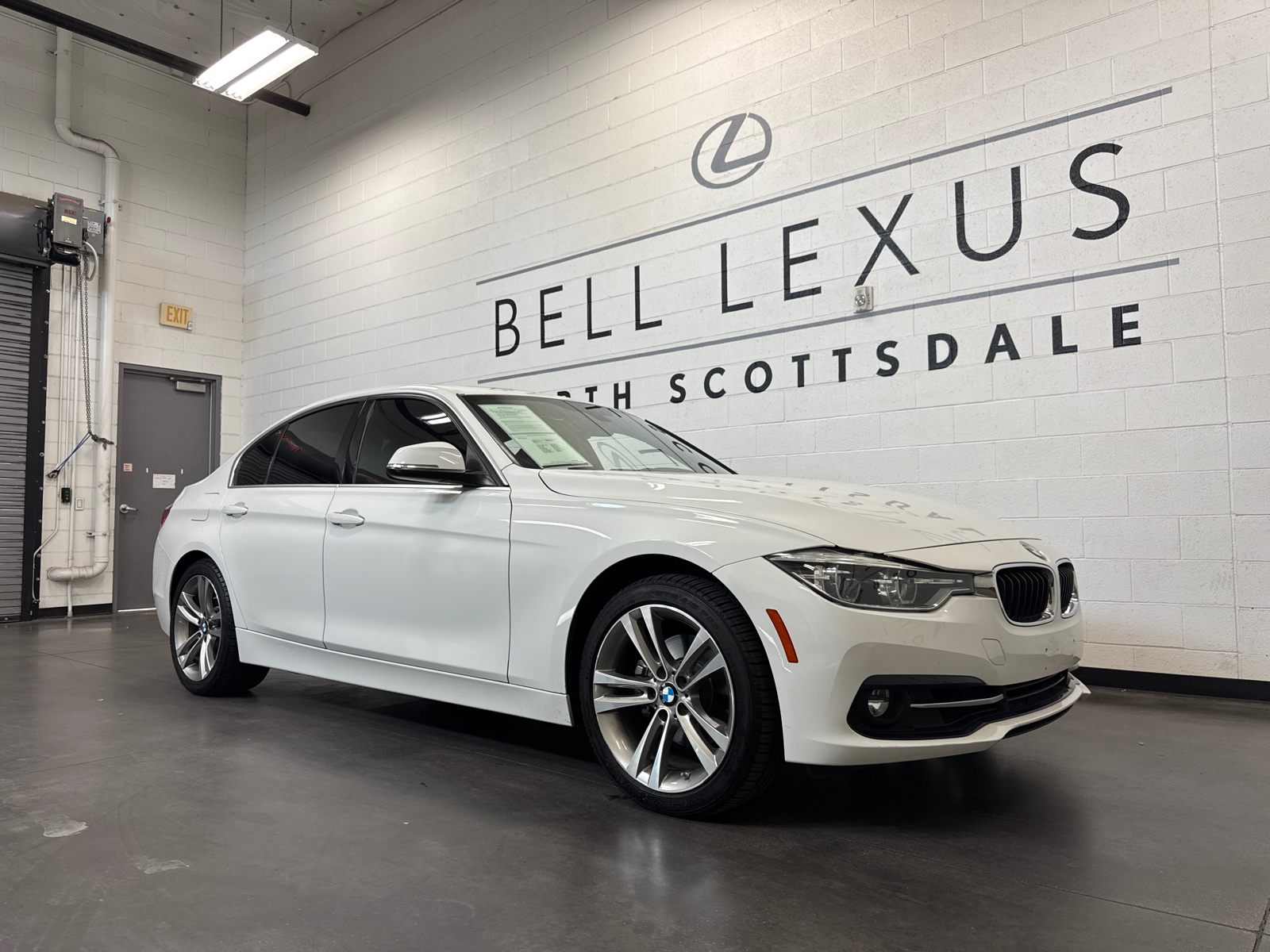 2018 BMW 3 Series 330i 1