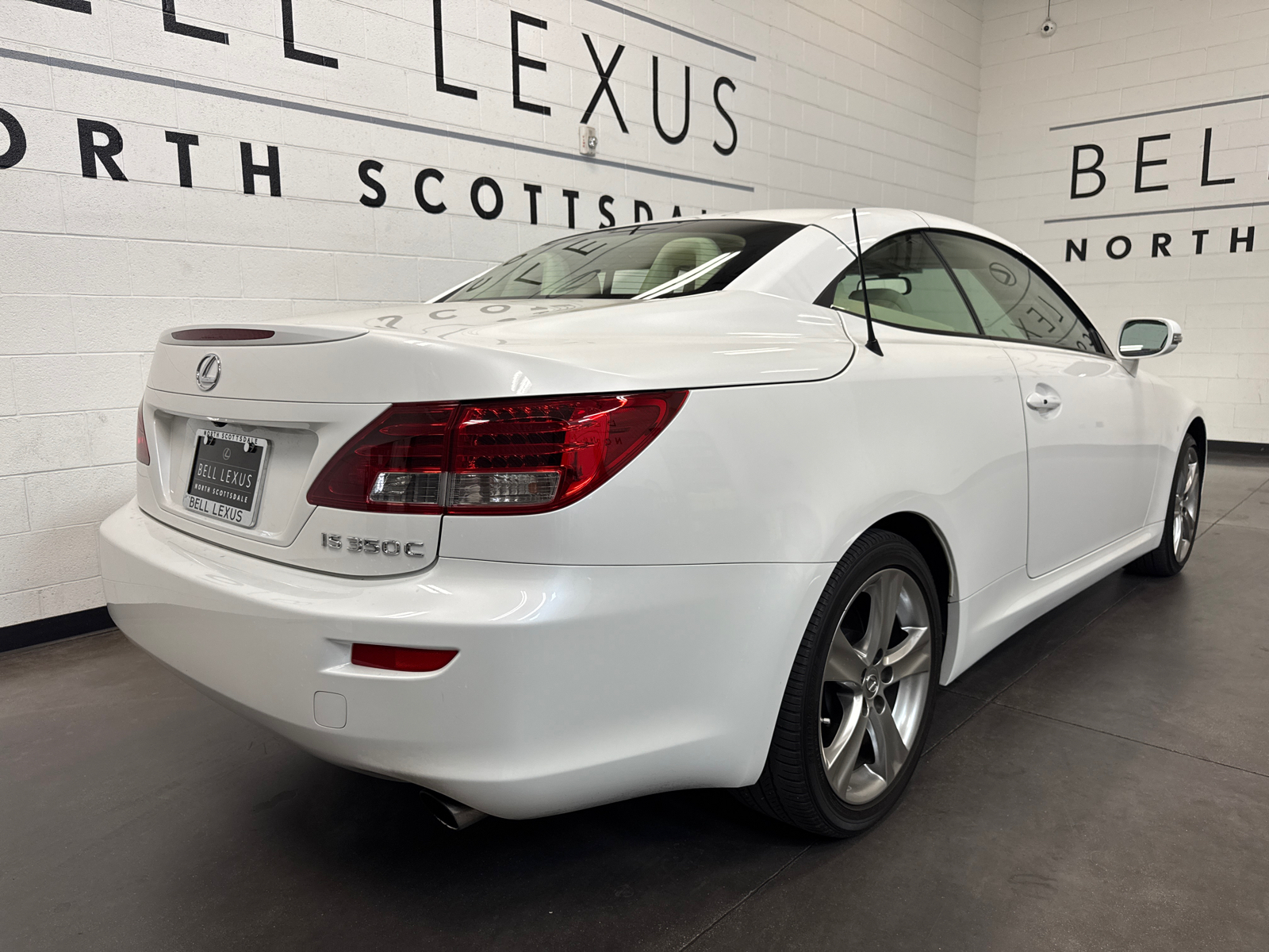 2012 Lexus IS 350 C 3