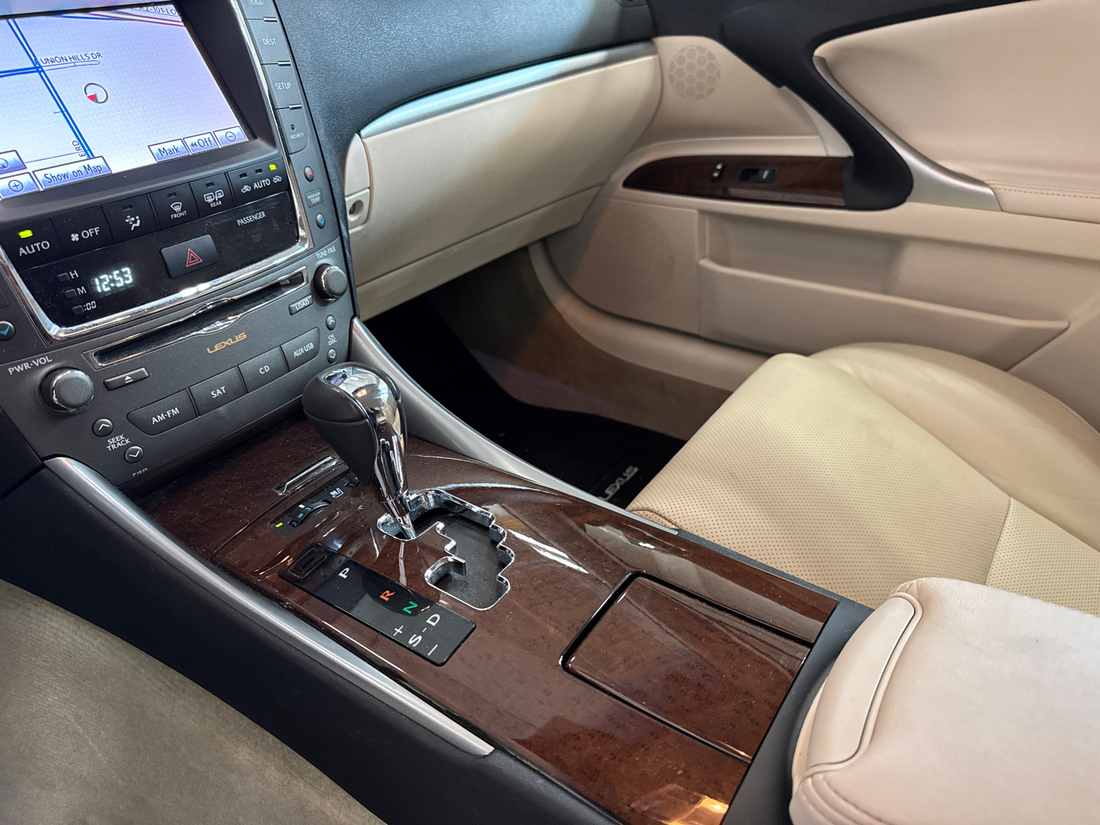 2012 Lexus IS 350 C 17