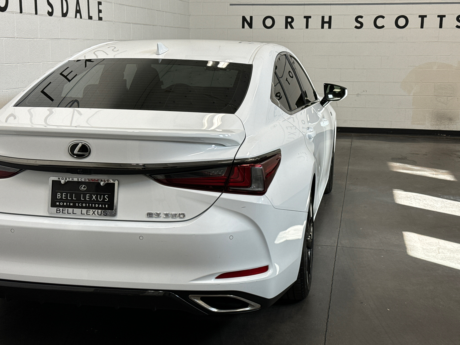 2022 Lexus ES 350 F Sport 26