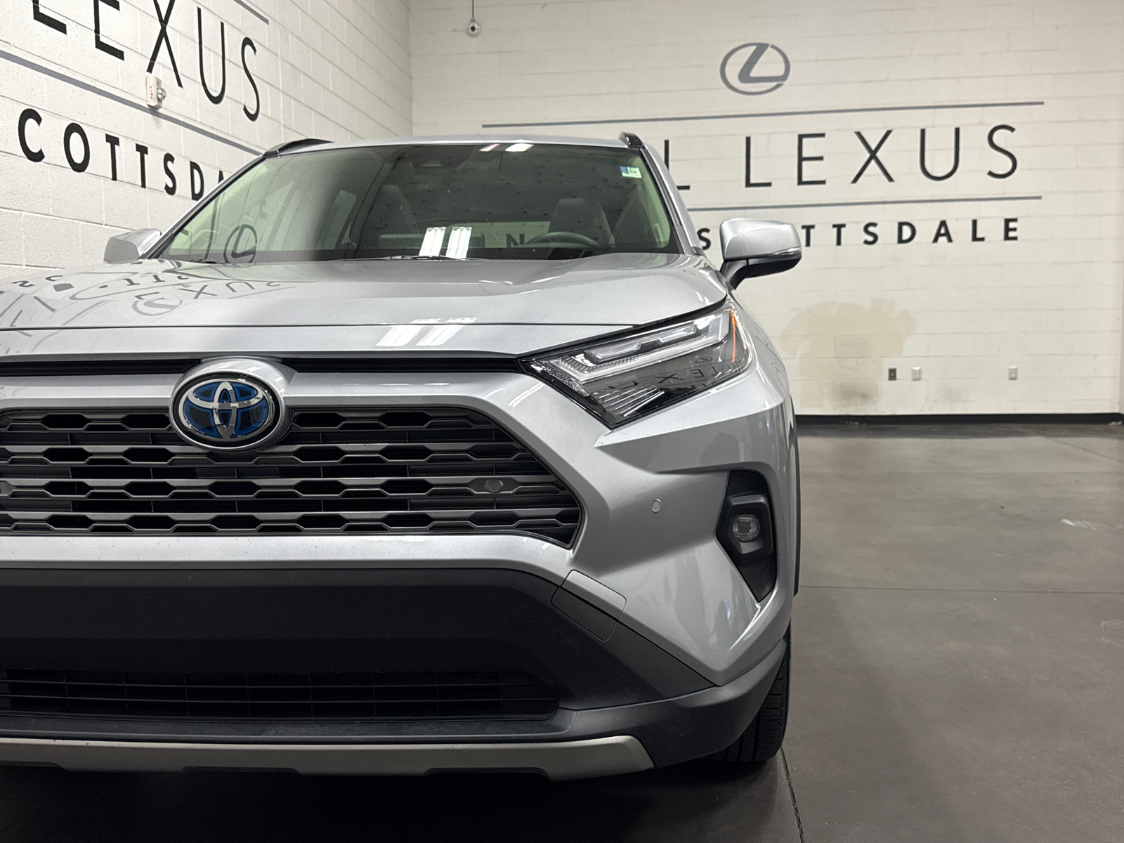 2023 Toyota RAV4 Hybrid Limited 27