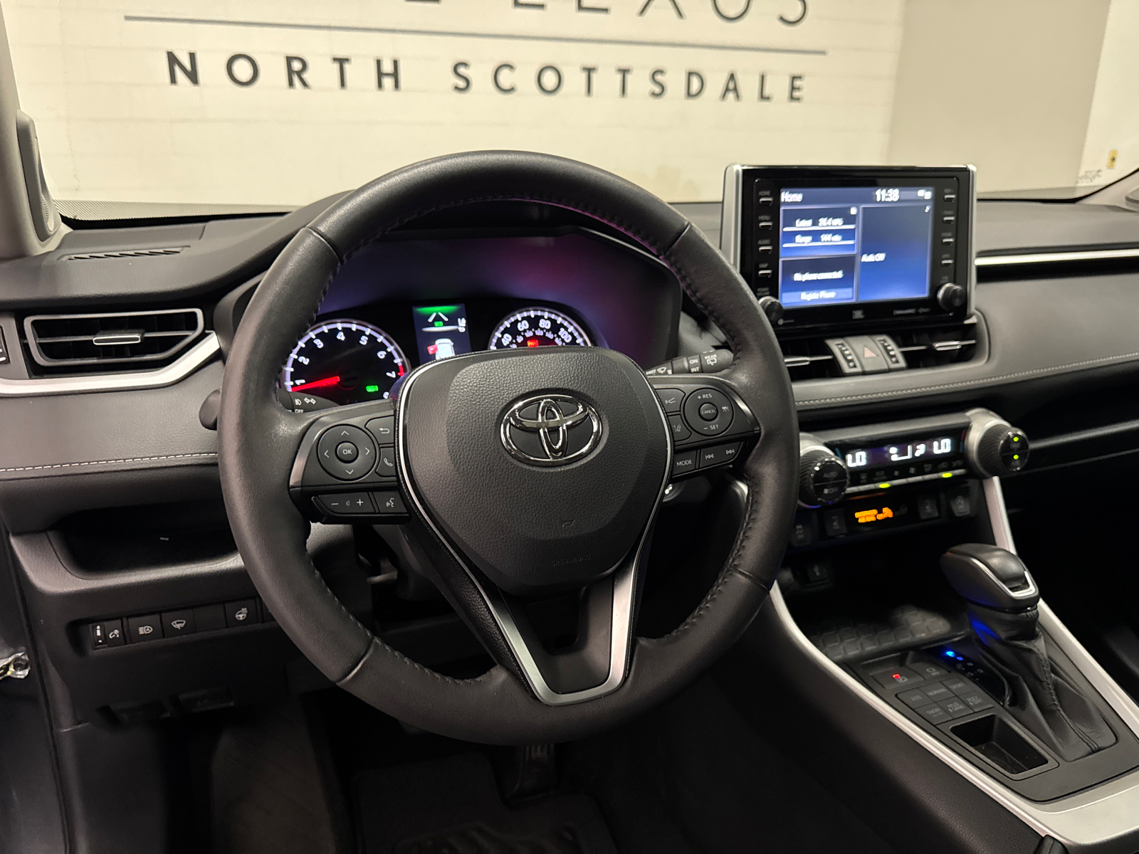 2021 Toyota RAV4 XLE Premium 16