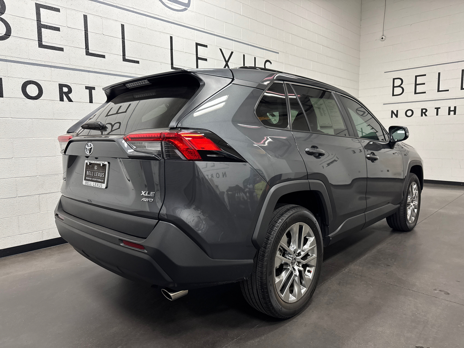 2021 Toyota RAV4 XLE Premium 27