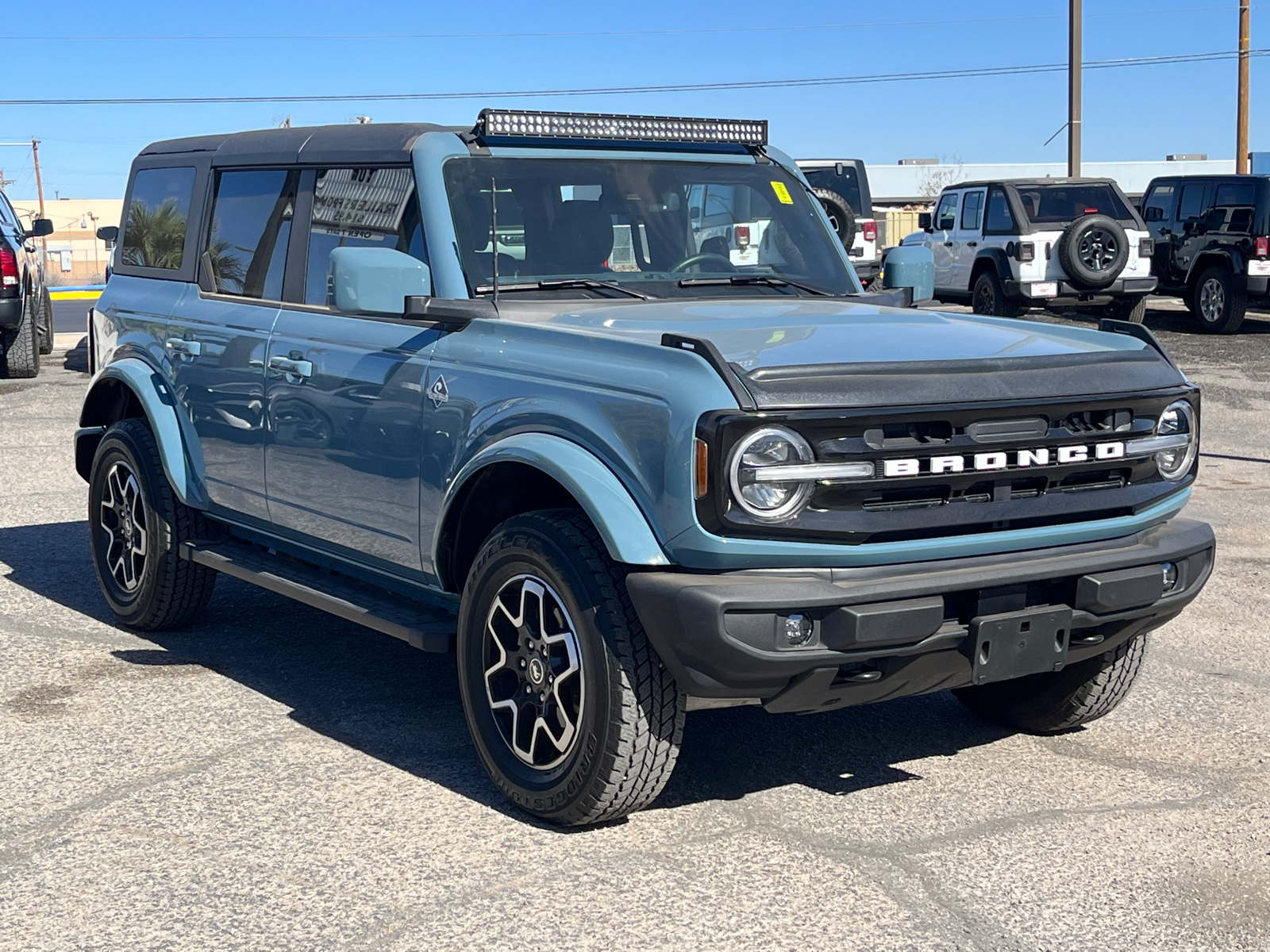 2023 Ford Bronco Outer Banks 1