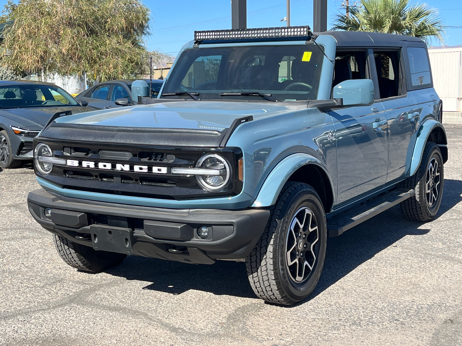 2023 Ford Bronco Outer Banks 3