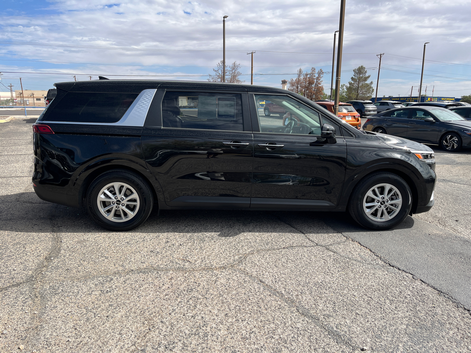 2024 Kia Carnival LX 9