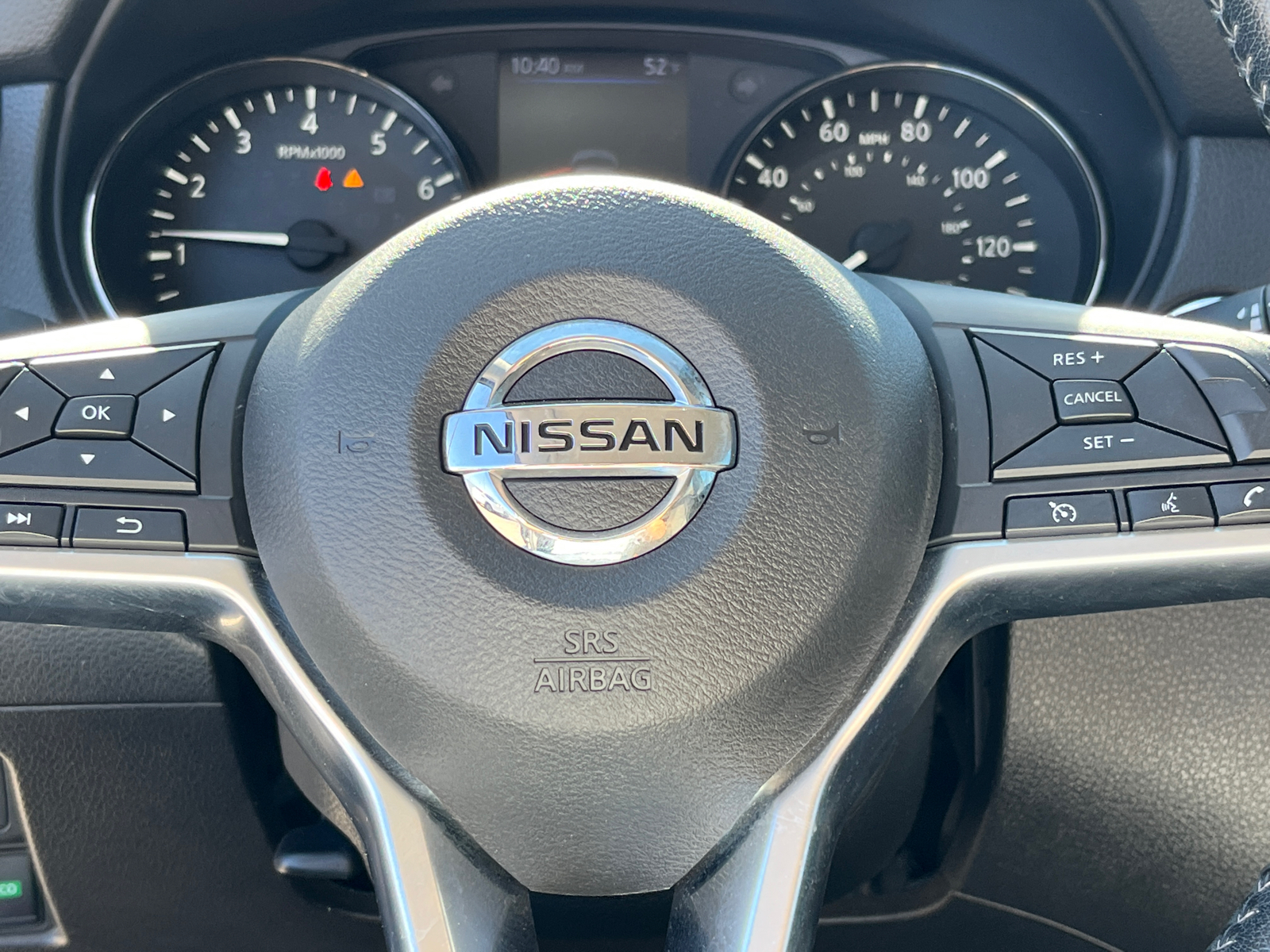 2019 Nissan Rogue Sport SV 17