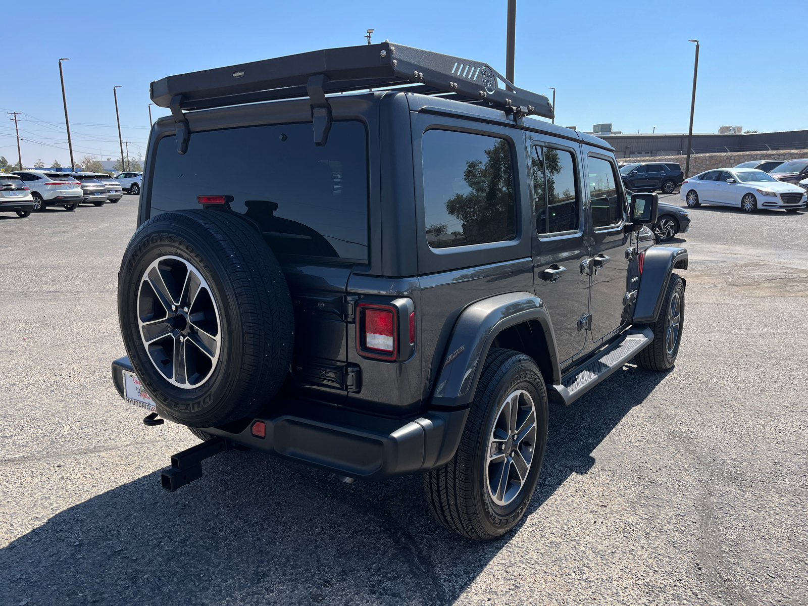 2023 Jeep Wrangler Sahara 8