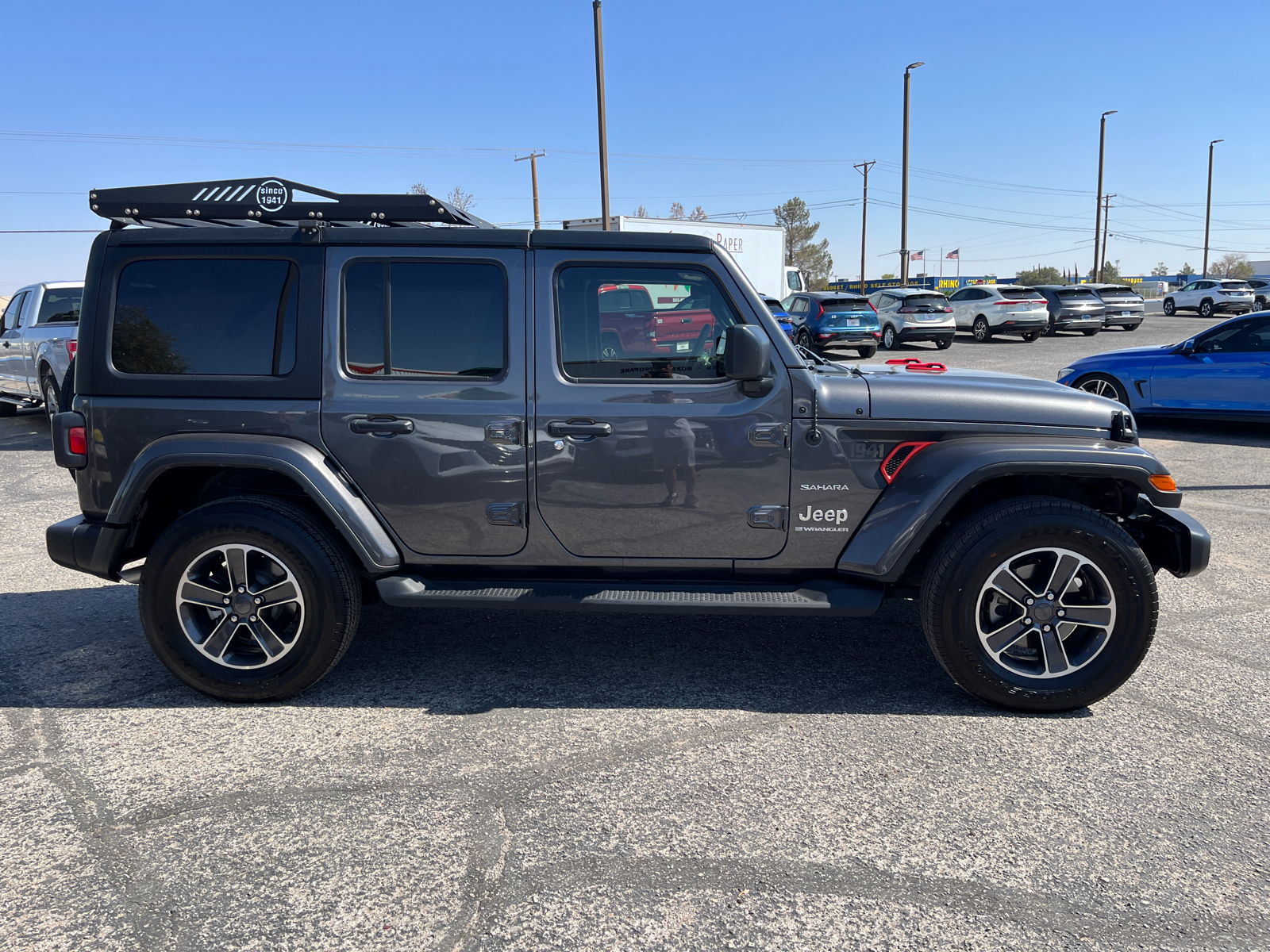 2023 Jeep Wrangler Sahara 9