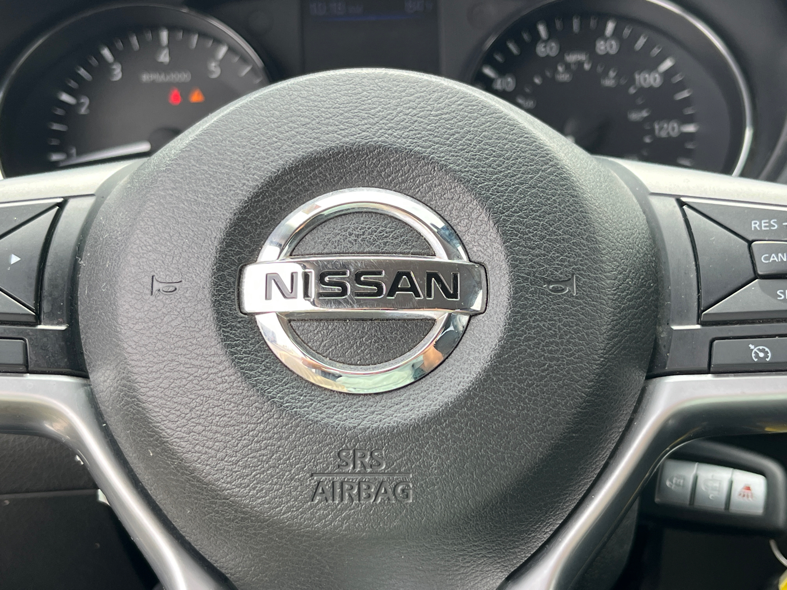 2019 Nissan Rogue S 17
